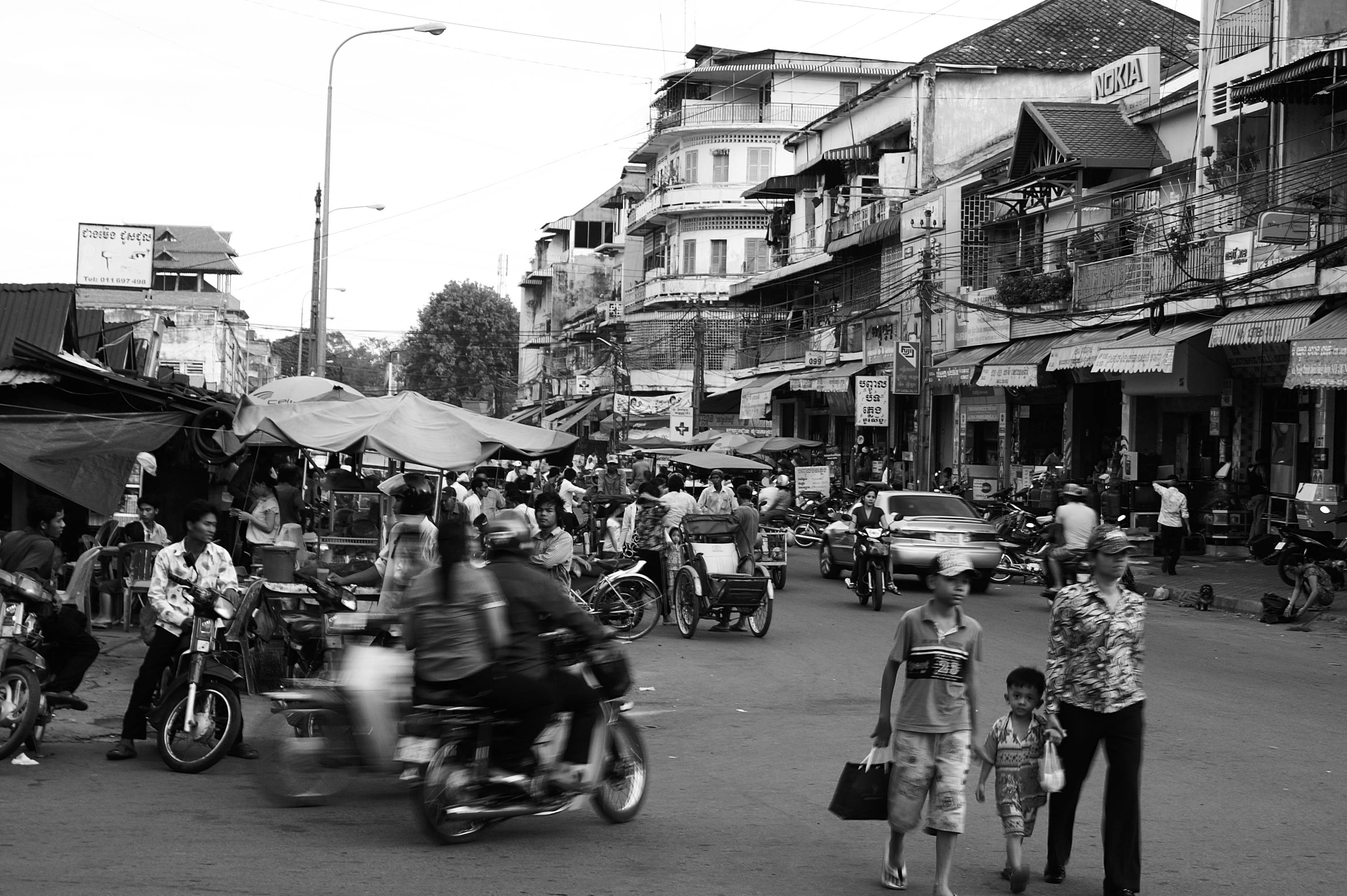 Cambodia, crowd, road, 2K Desktop Wallpaper