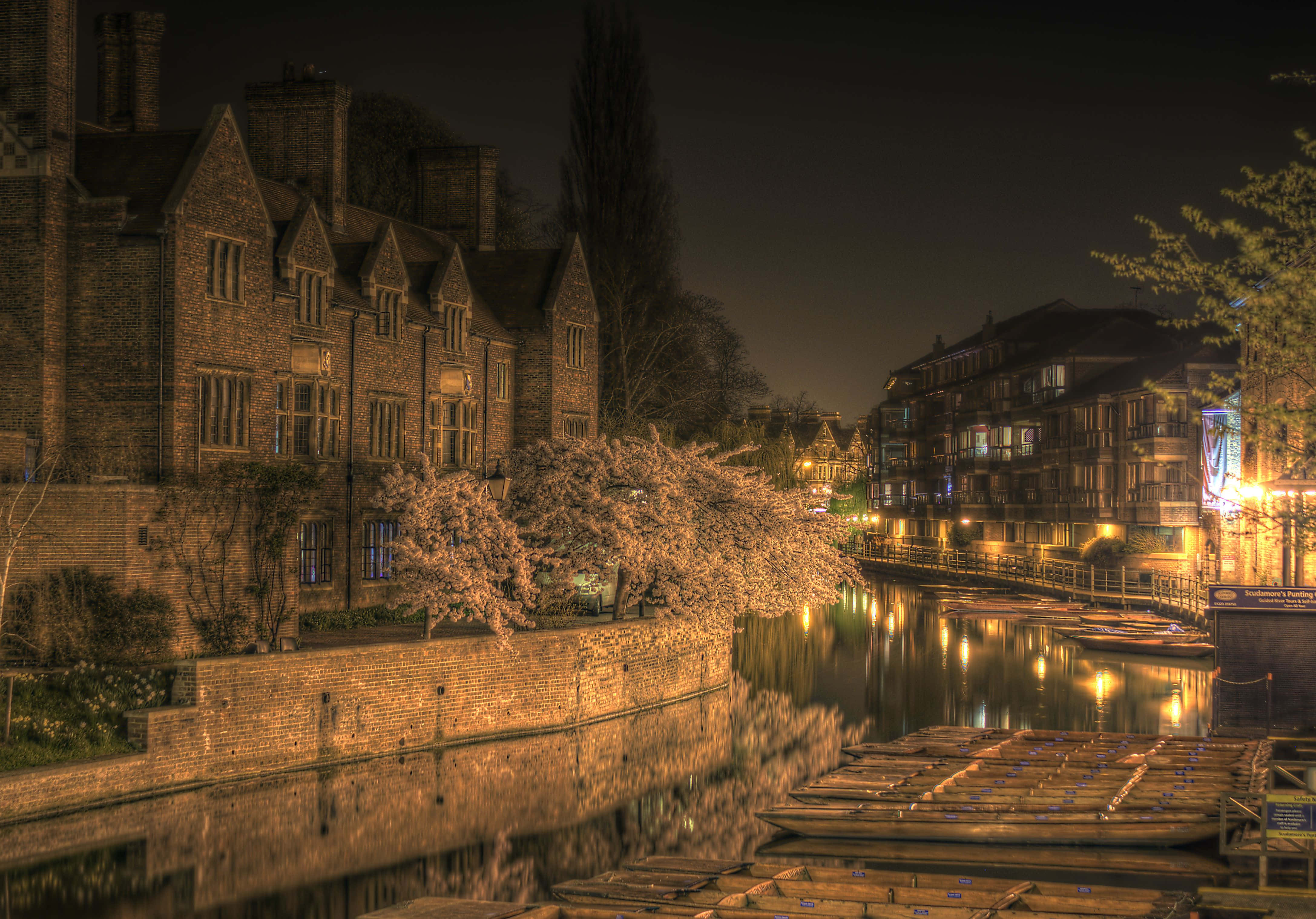 Cambridge University, canal, glowing lights, 4K Desktop Wallpaper