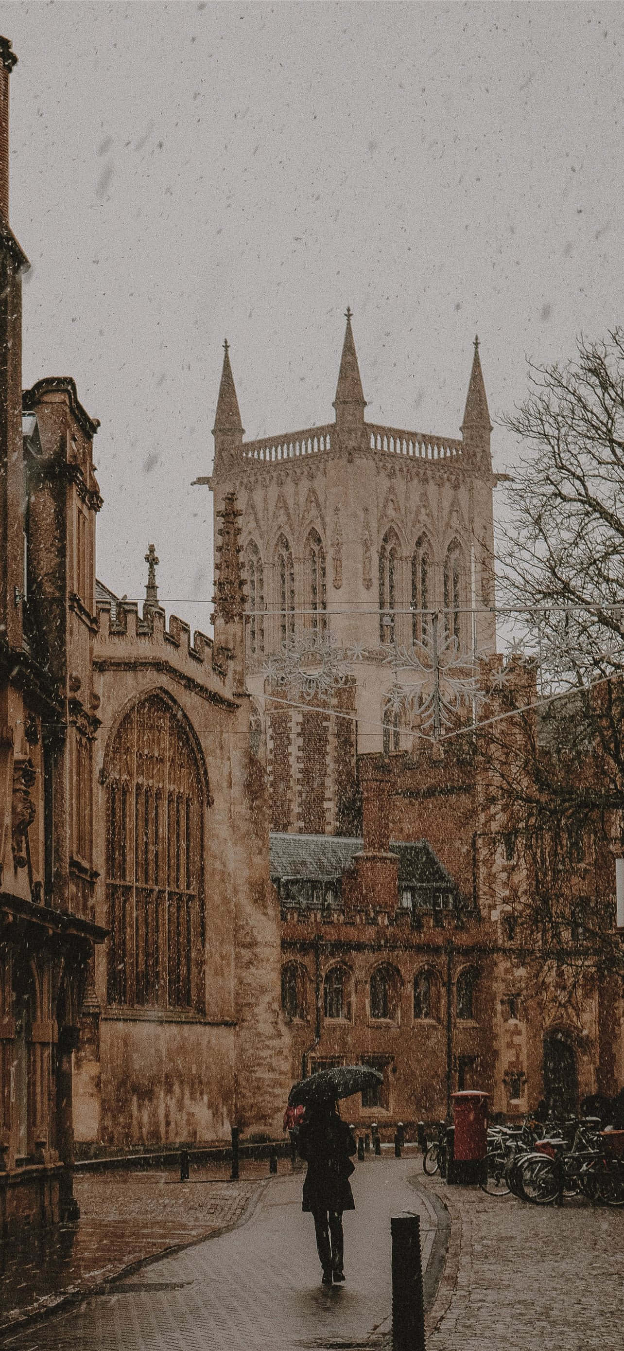Cambridge University, gothic cathedral, cobblestone street, 2K Phone Wallpaper