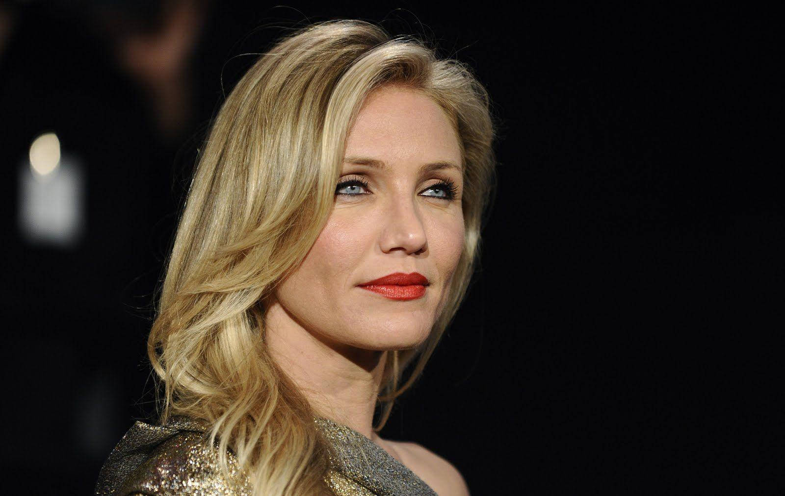 Cameron Diaz, red lipstick, glittering gold attire, HD Desktop Wallpaper