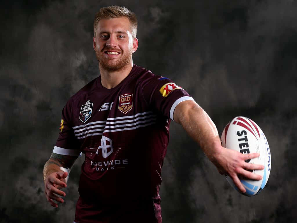 Cameron Munster, maroon jersey, white rugby ball, SD Desktop Wallpaper