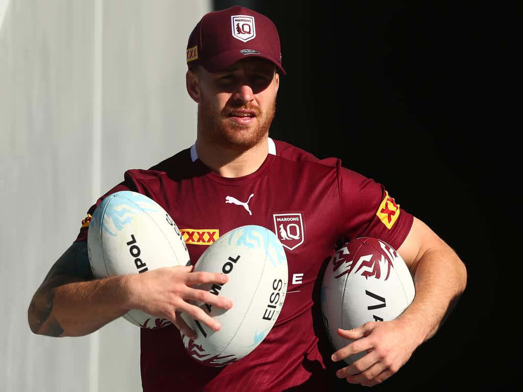 Cameron Munster, maroon jersey, rugby balls, SD Desktop Wallpaper