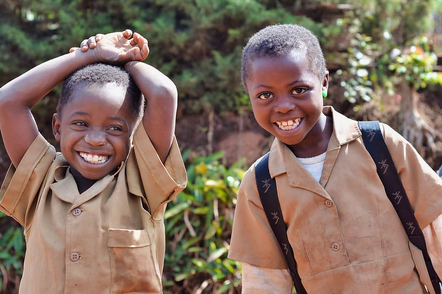 Cameroon, khaki uniforms, green foliage, SD Desktop Wallpaper