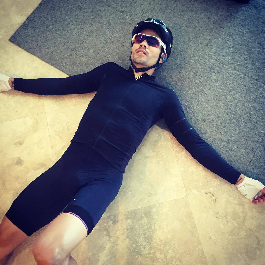 Camilo Villegas, speedsuit, sunglasses, SD Desktop Wallpaper