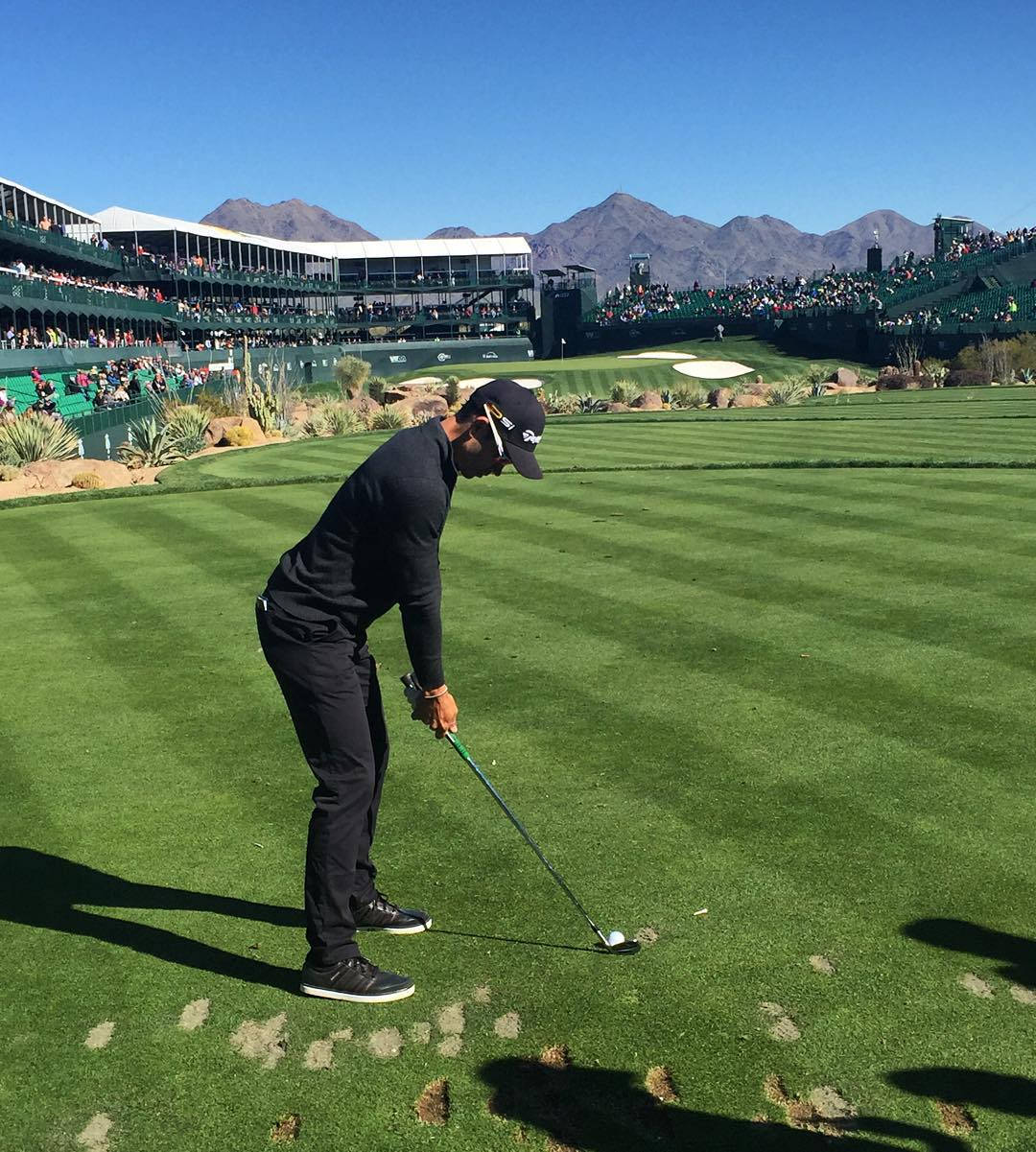 Camilo Villegas, black attire, sunlit course, SD Phone Wallpaper