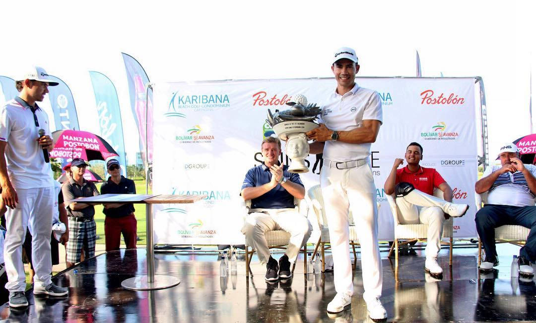 Camilo Villegas, trophy, white, SD Desktop Wallpaper