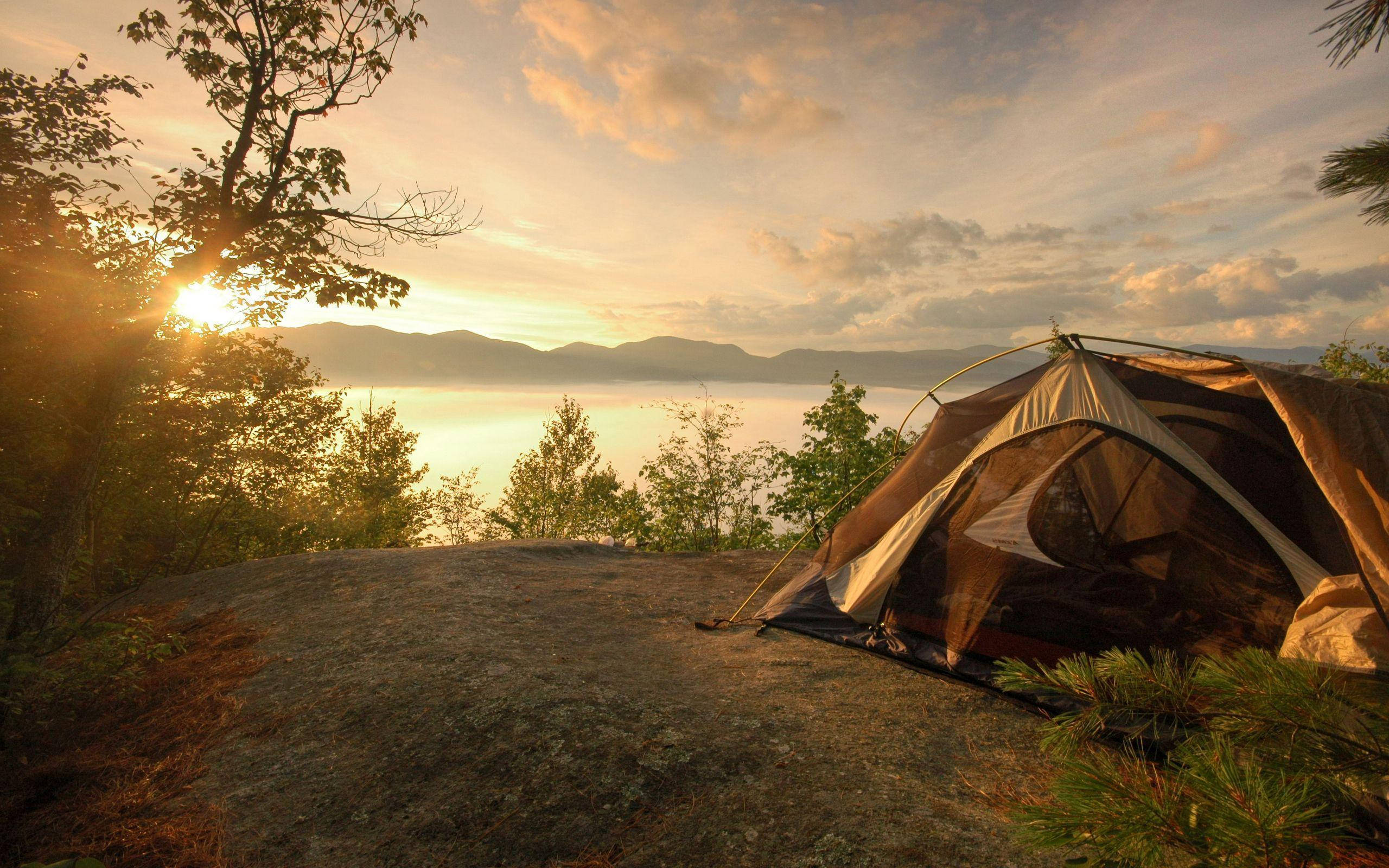 sunrise, tent, rocky outcrop, 2K Desktop Wallpaper