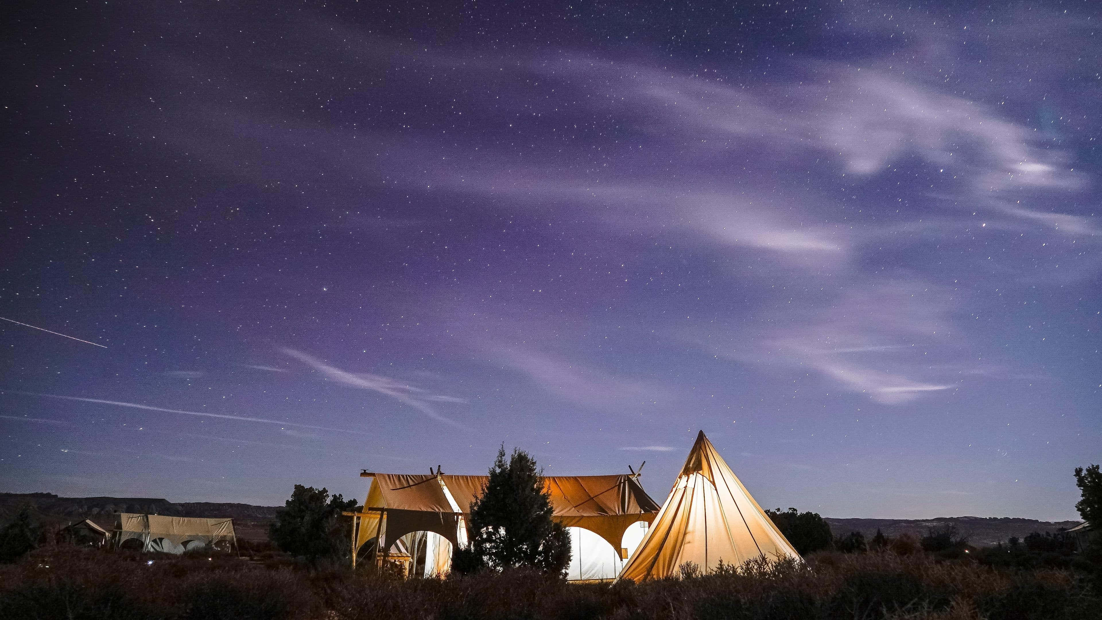 white tents, starlit desert night, glowing teepees, 4K Desktop Wallpaper