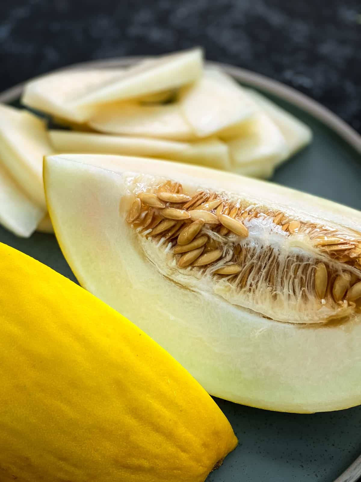 canary melon, yellow melon, seeds, HD Phone Wallpaper