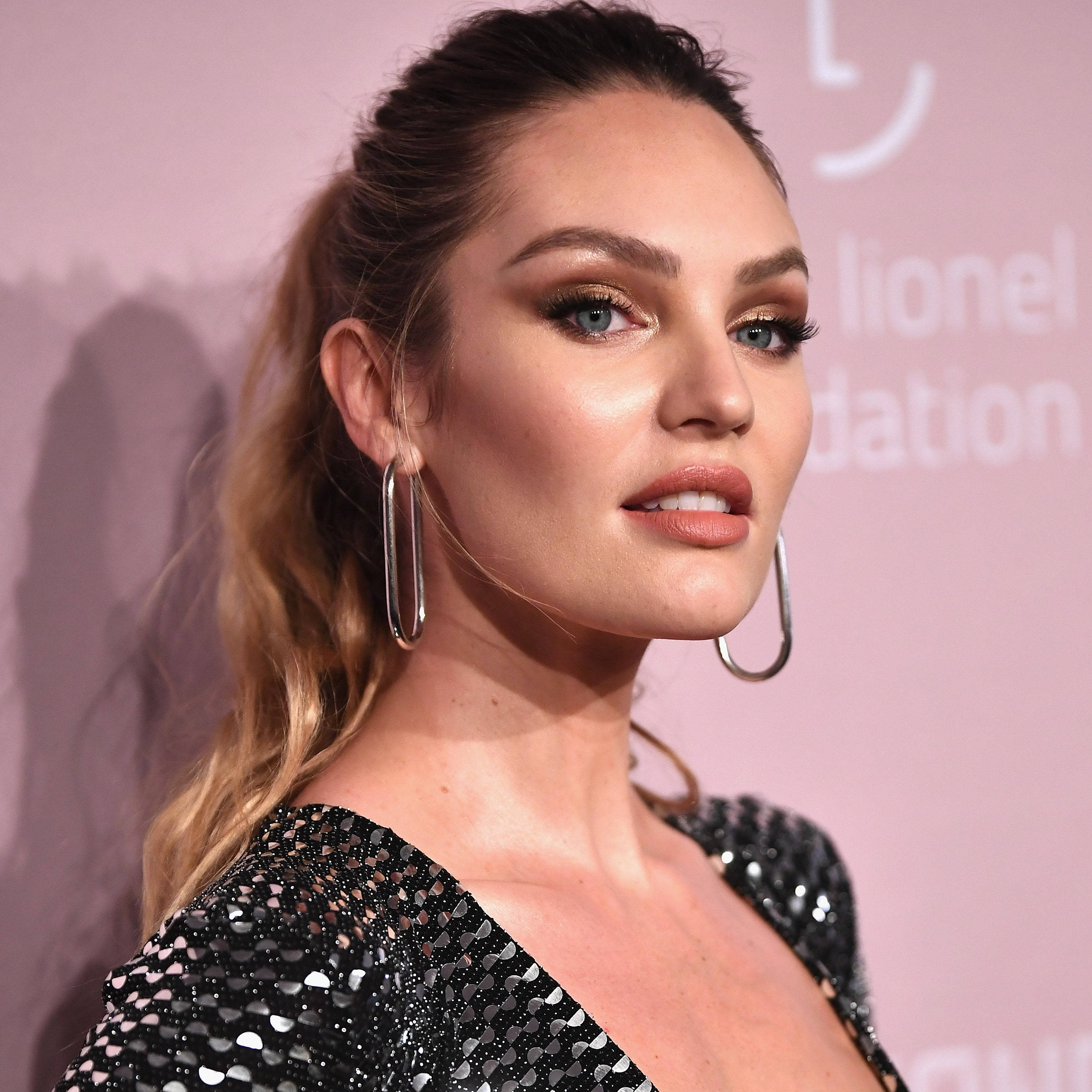 Candice Swanepoel, diamond ball look, hoop earrings, 2K Desktop Wallpaper