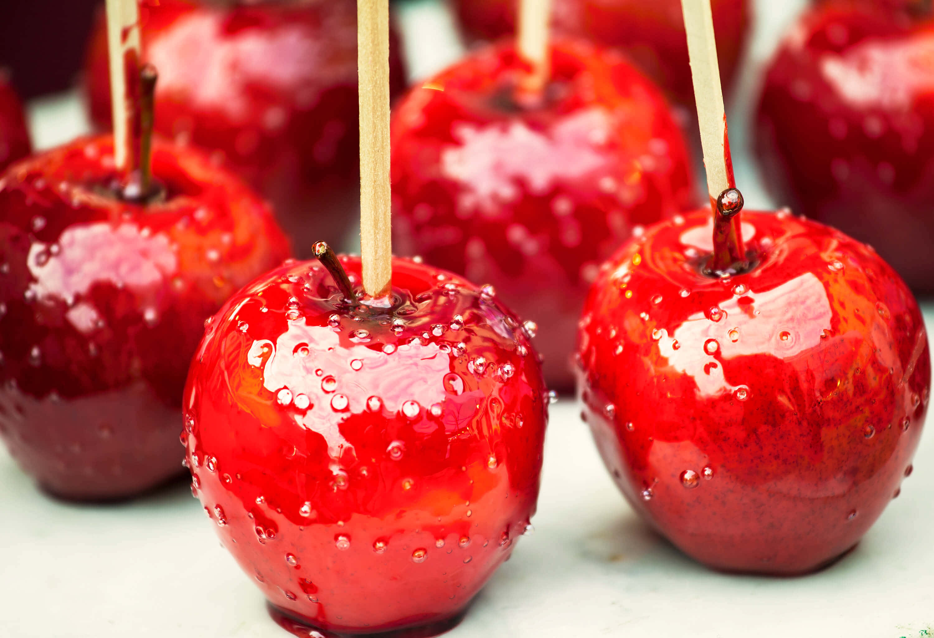 Candy Apples 3000, 2049, glossy red candied apples, 2K Desktop Wallpaper