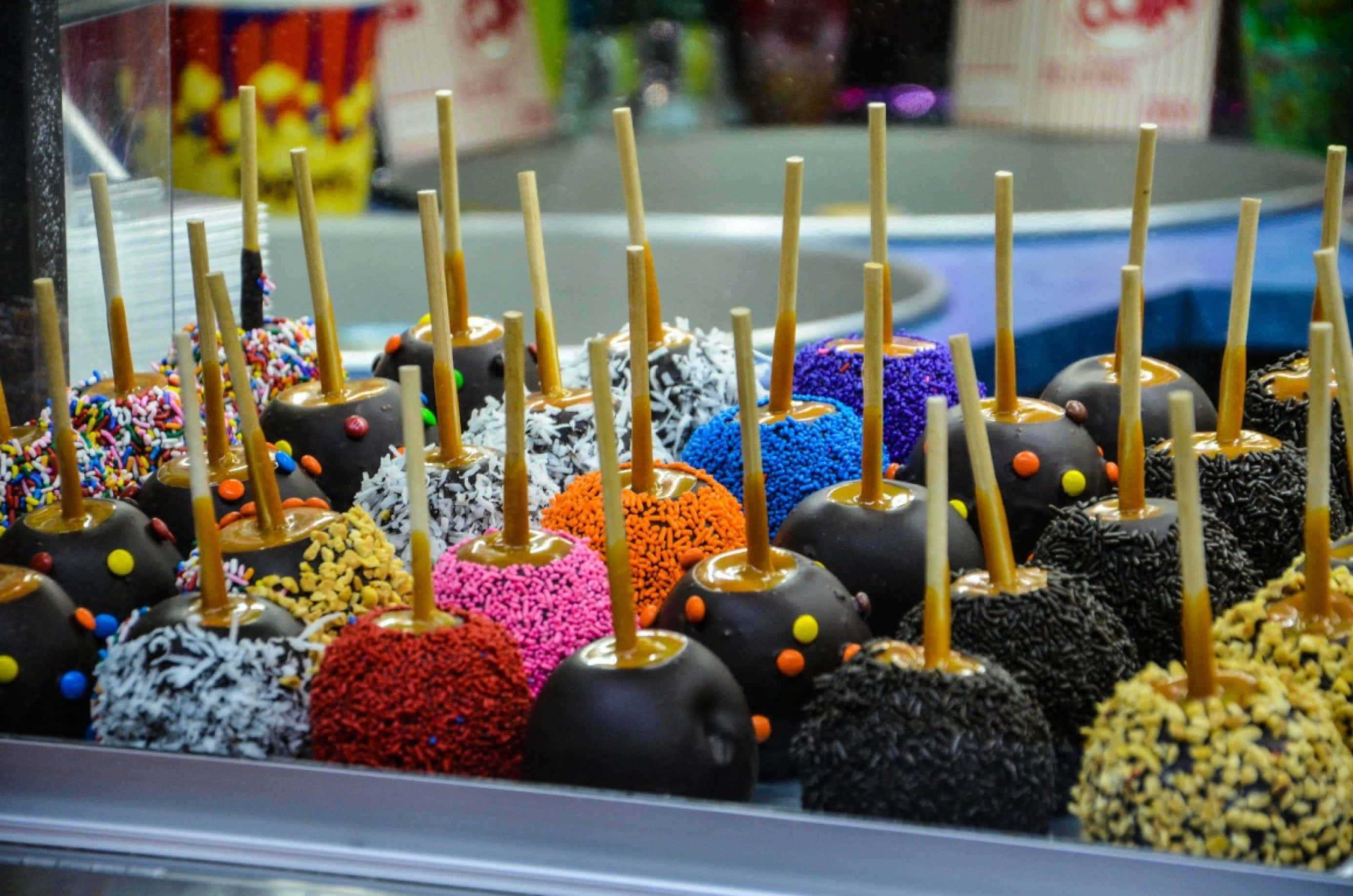 Candy Apples, red, colorful sprinkles, 2K Desktop Wallpaper