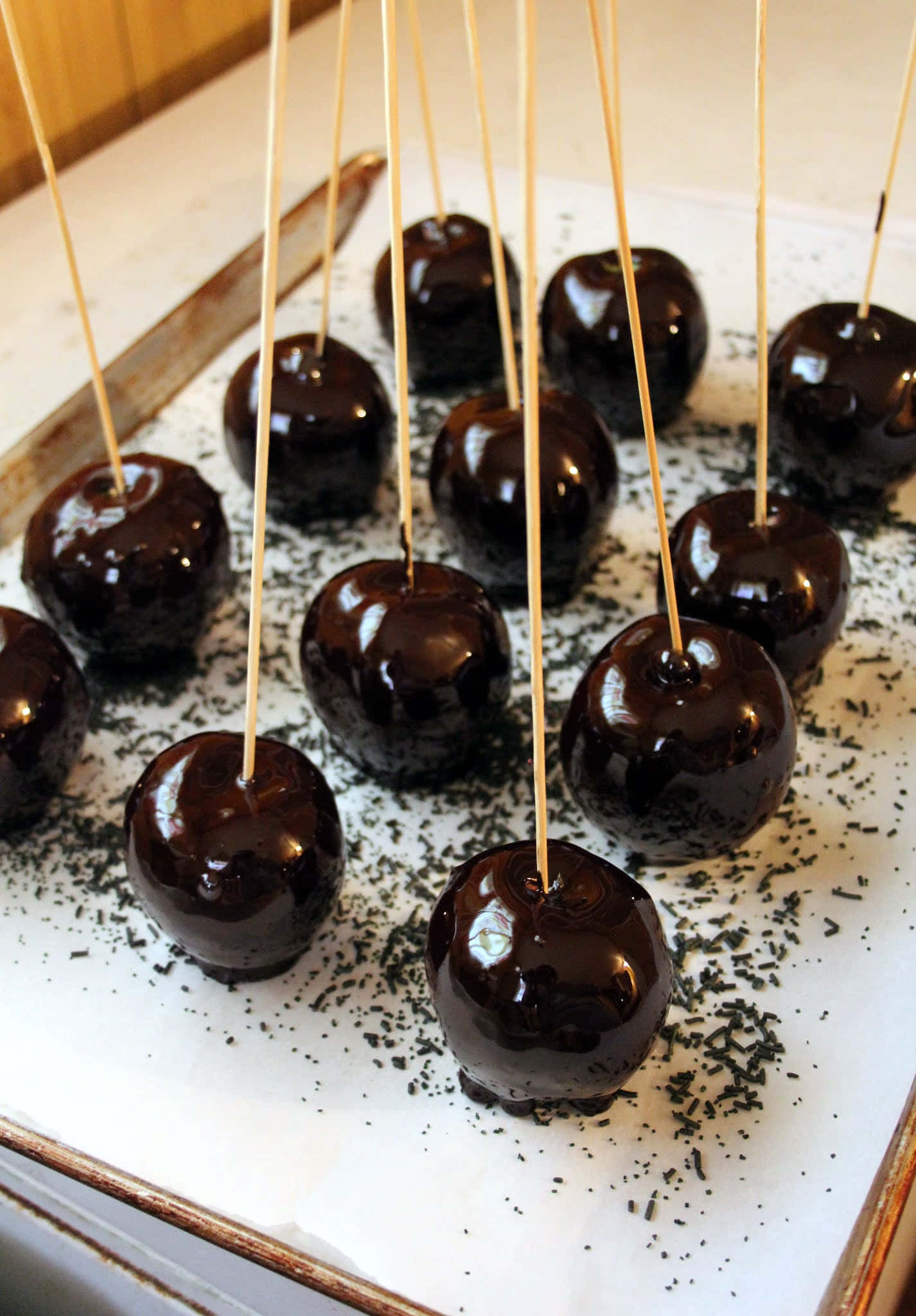 Candy Apples, glossy chocolate-coated apples, apples on sticks, Full HD Phone Wallpaper