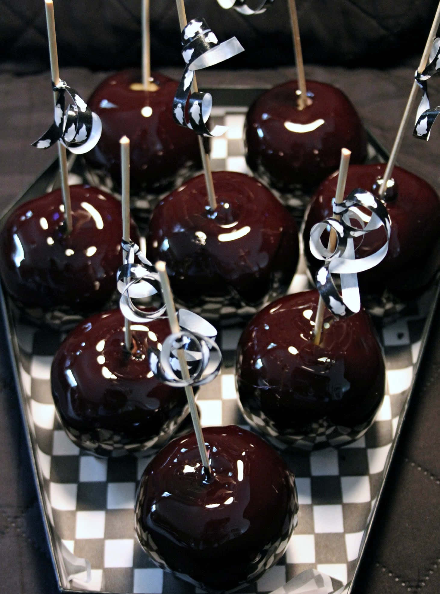 Candy Apples, glossy dark chocolate caramel apples, silver ribbon toppers, Full HD Phone Wallpaper