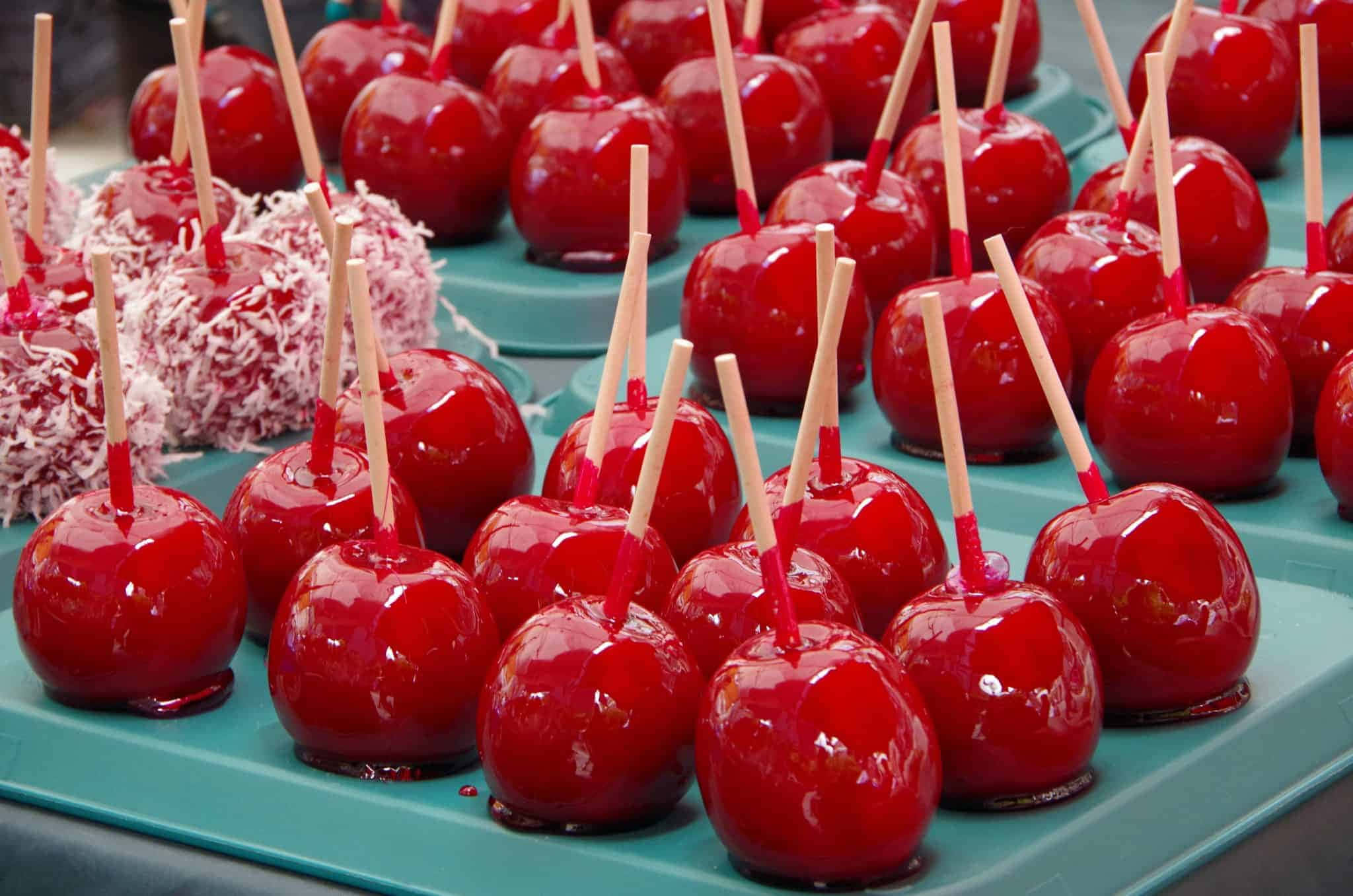 Candy Apples, red caramel apples, teal tray, Full HD Desktop Wallpaper