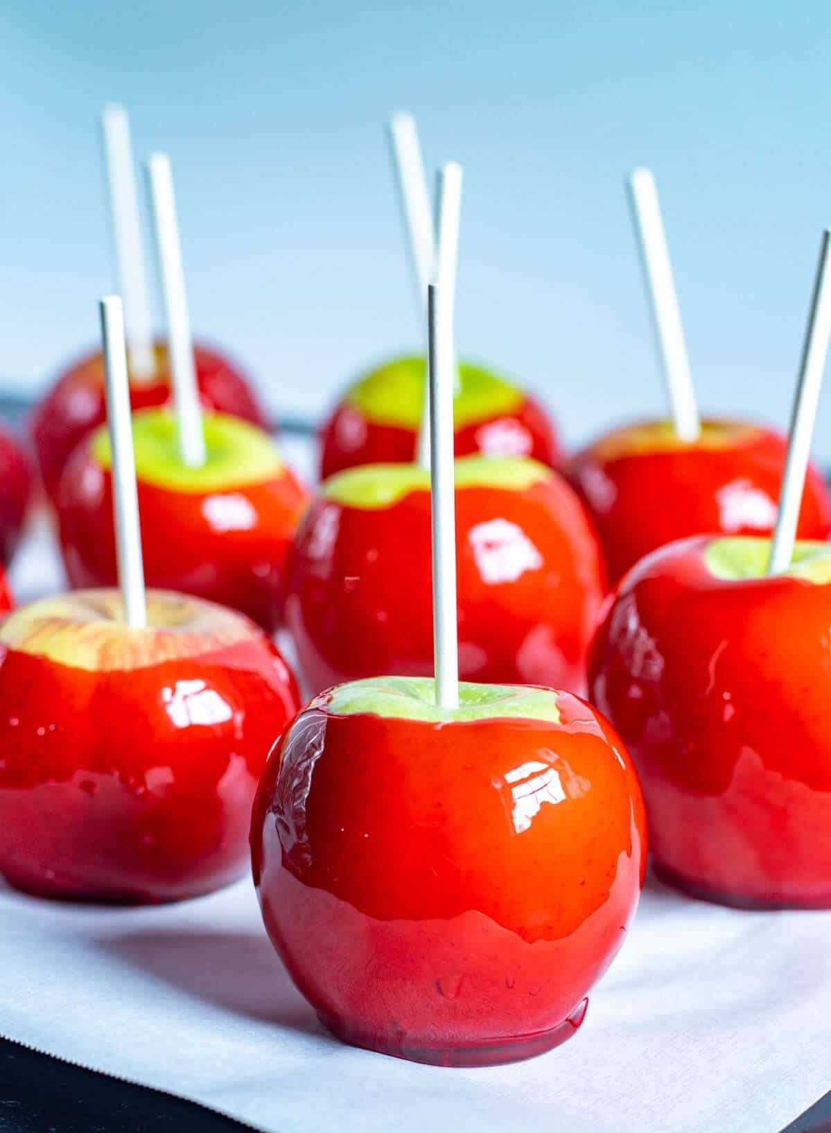 Candy Apples, glossy red, white sticks, HD Phone Wallpaper