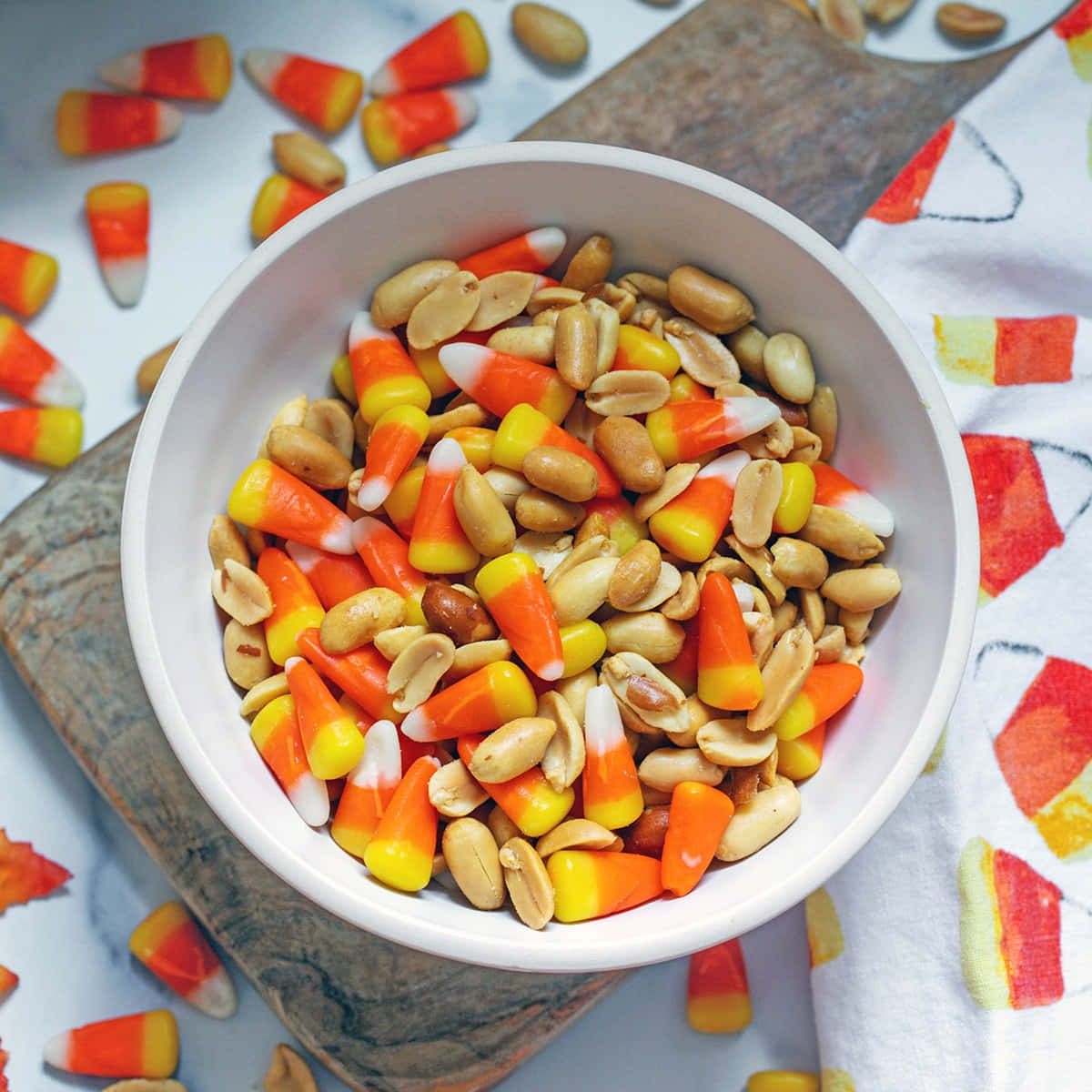 Candy Cornand Peanuts Snack Bowl, white bowl, candy corn, SD Desktop Wallpaper