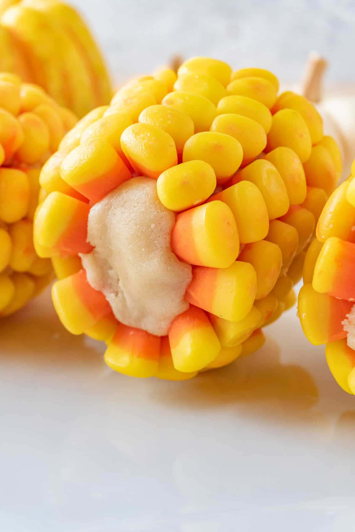 candy corn, creamy filling, vibrant yellow orange kernels, HD Phone Wallpaper