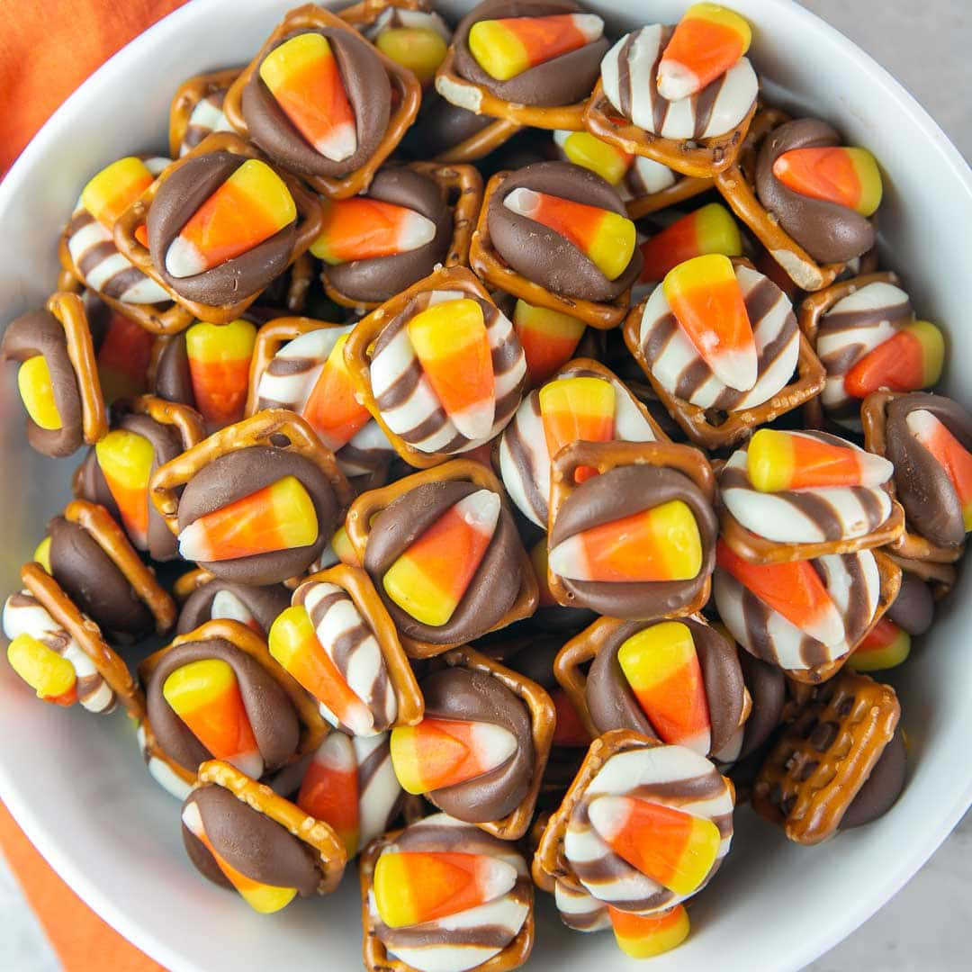 Candy Corn Pretzel Treats, white bowl, Halloween-themed pretzels, SD Desktop Wallpaper