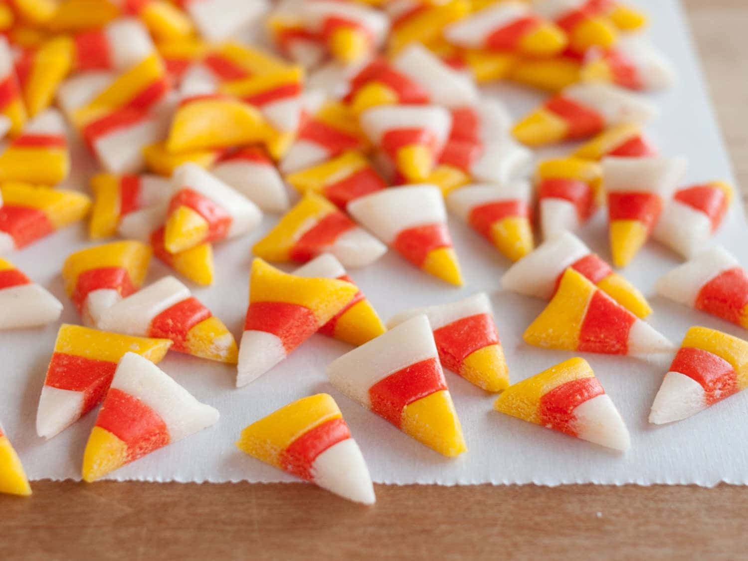 Candy Corn, red yellow and white stripes, parchment paper, HD Desktop Wallpaper
