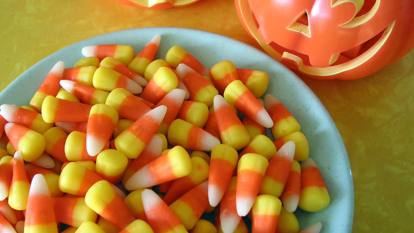 candy corn, jack-o'-lantern, bowl, HD Desktop Wallpaper