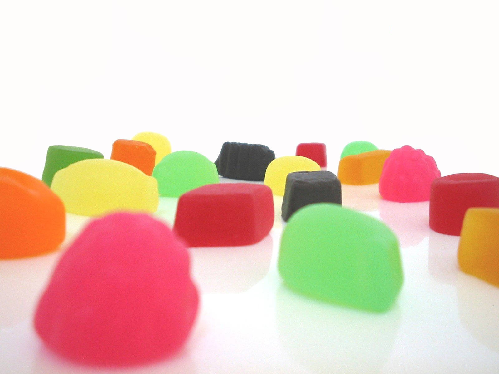 juicy wine gum candies, vibrant jelly candies, assorted bright colors, HD Desktop Wallpaper