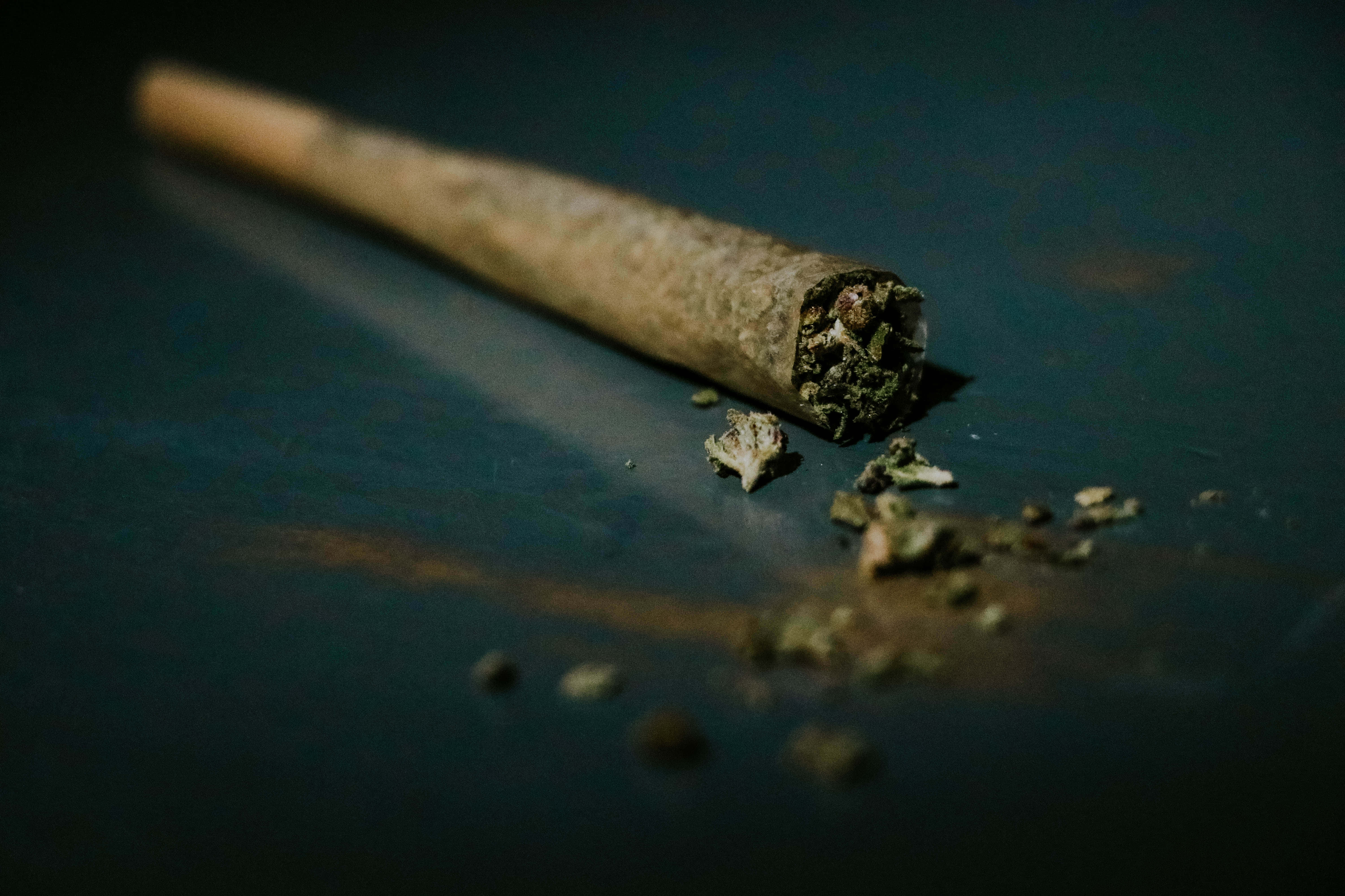 weed joint, cannabis joint, partially smoked, 5K Desktop Wallpaper