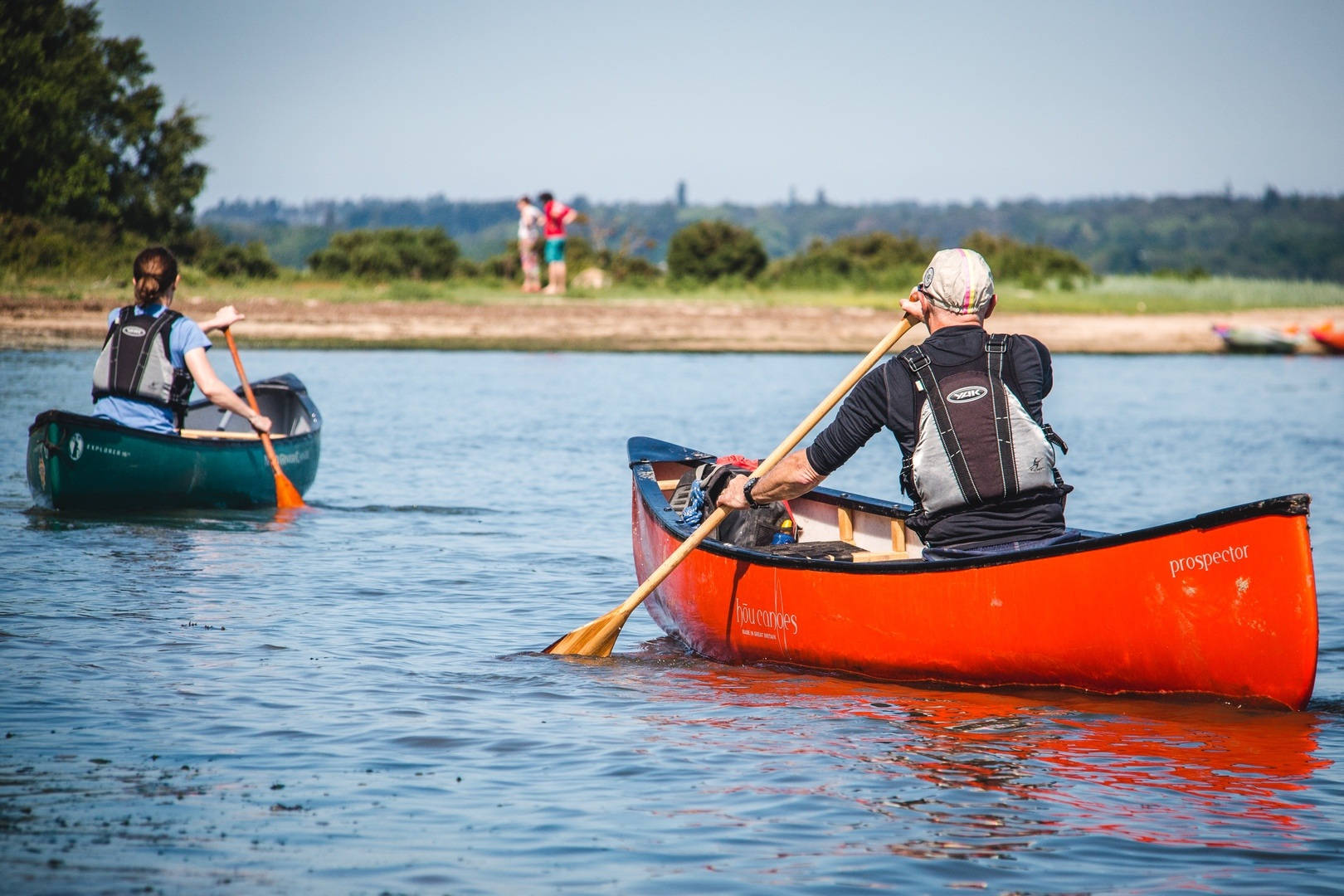 blue and red canoeing boat, vibrant red and green canoes, calm blue water, HD Desktop Wallpaper