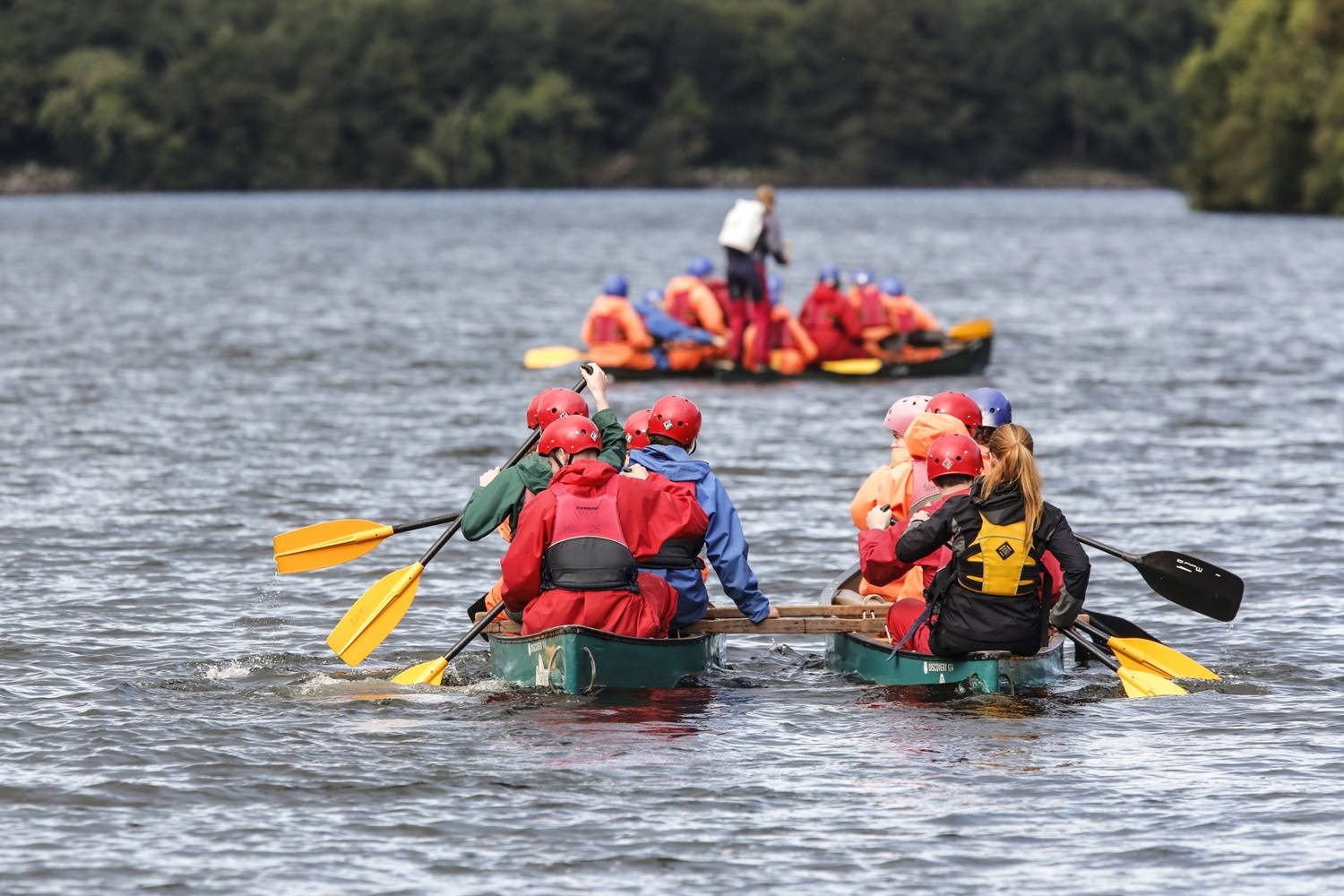 red helmets, green canoes, calm lake, HD Desktop Wallpaper