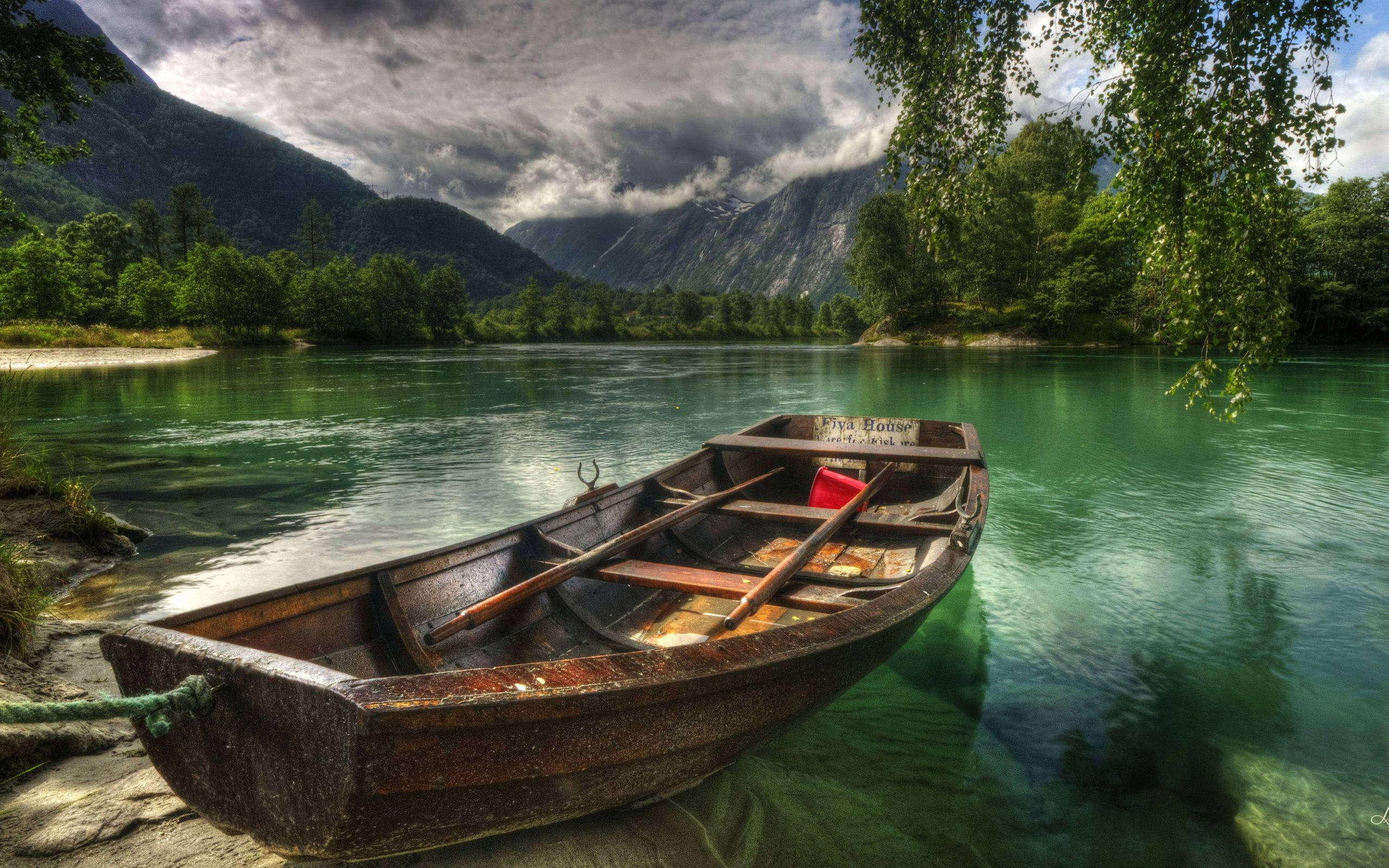 row boat, green lake, wooden boat, 2K Desktop Wallpaper