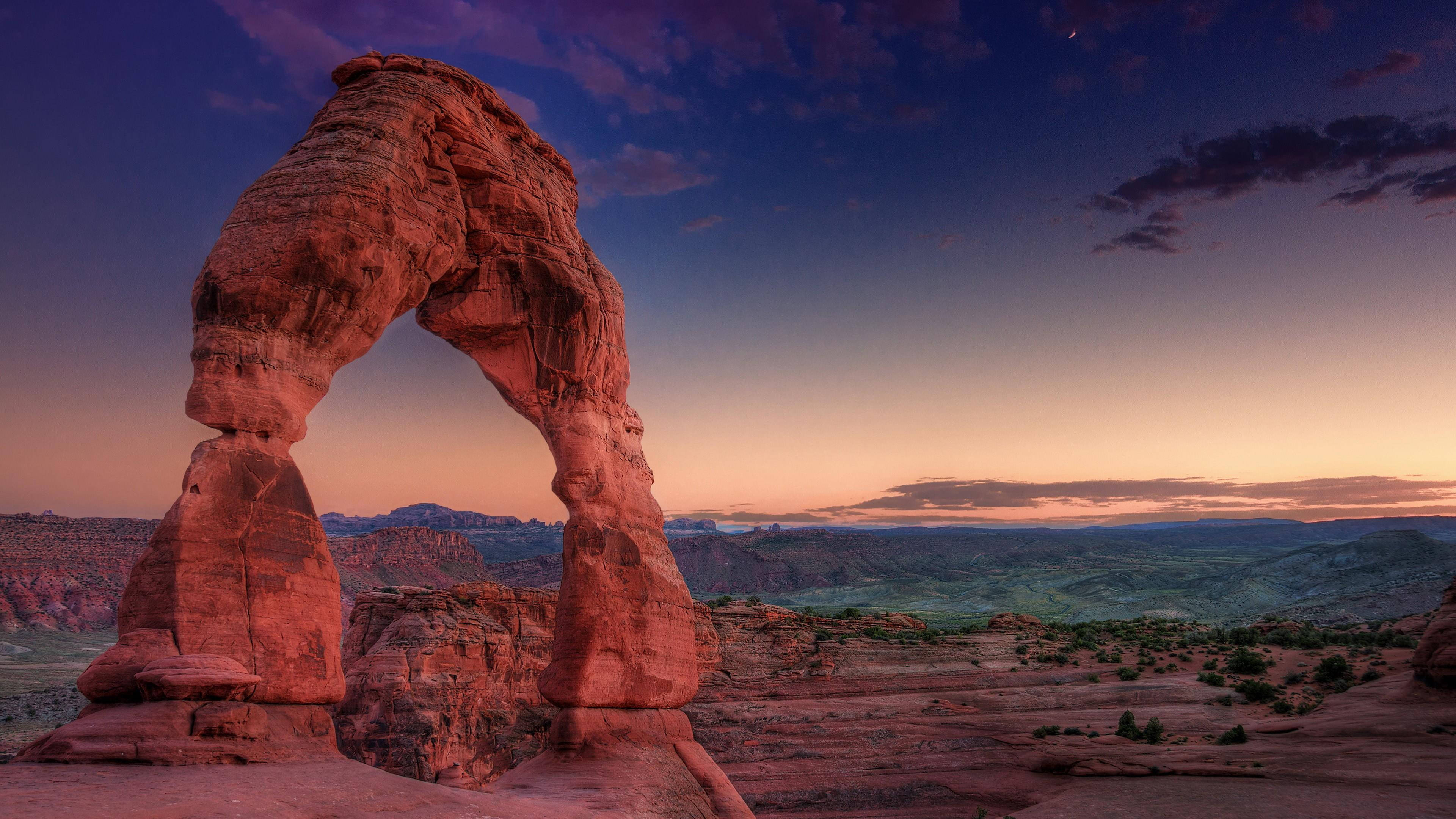 Canyonlands National Park, red sandstone arch, twilight hues, 4K Desktop Wallpaper