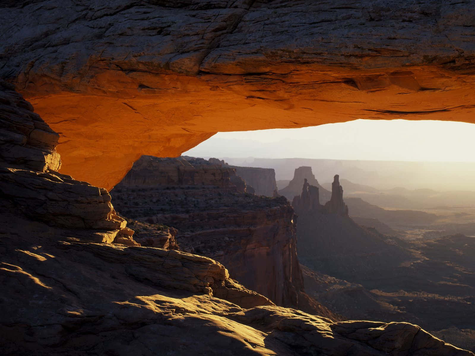 Canyonlands National Park, natural stone arch, amber glow, HD Desktop Wallpaper