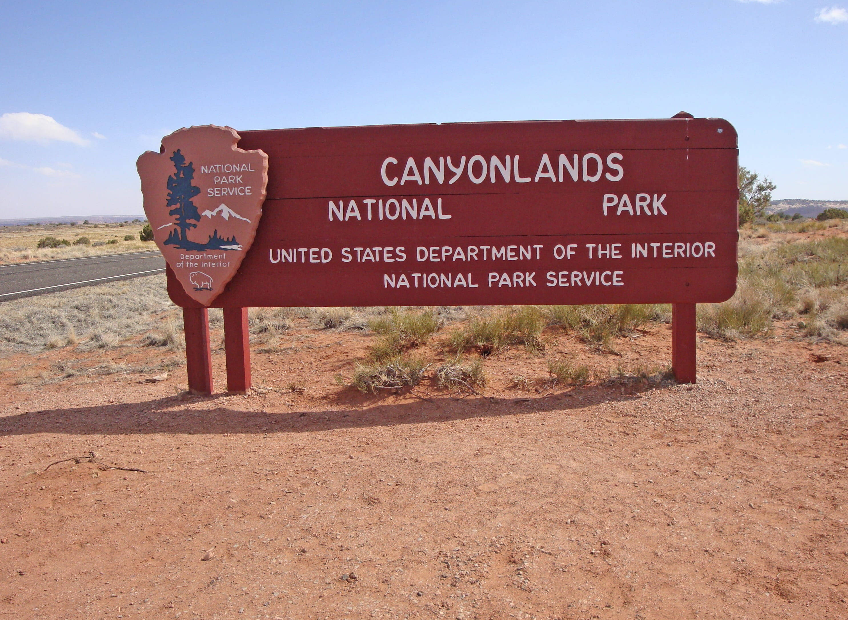 Canyonlands National Park, red, desert landscape, 2K Desktop Wallpaper