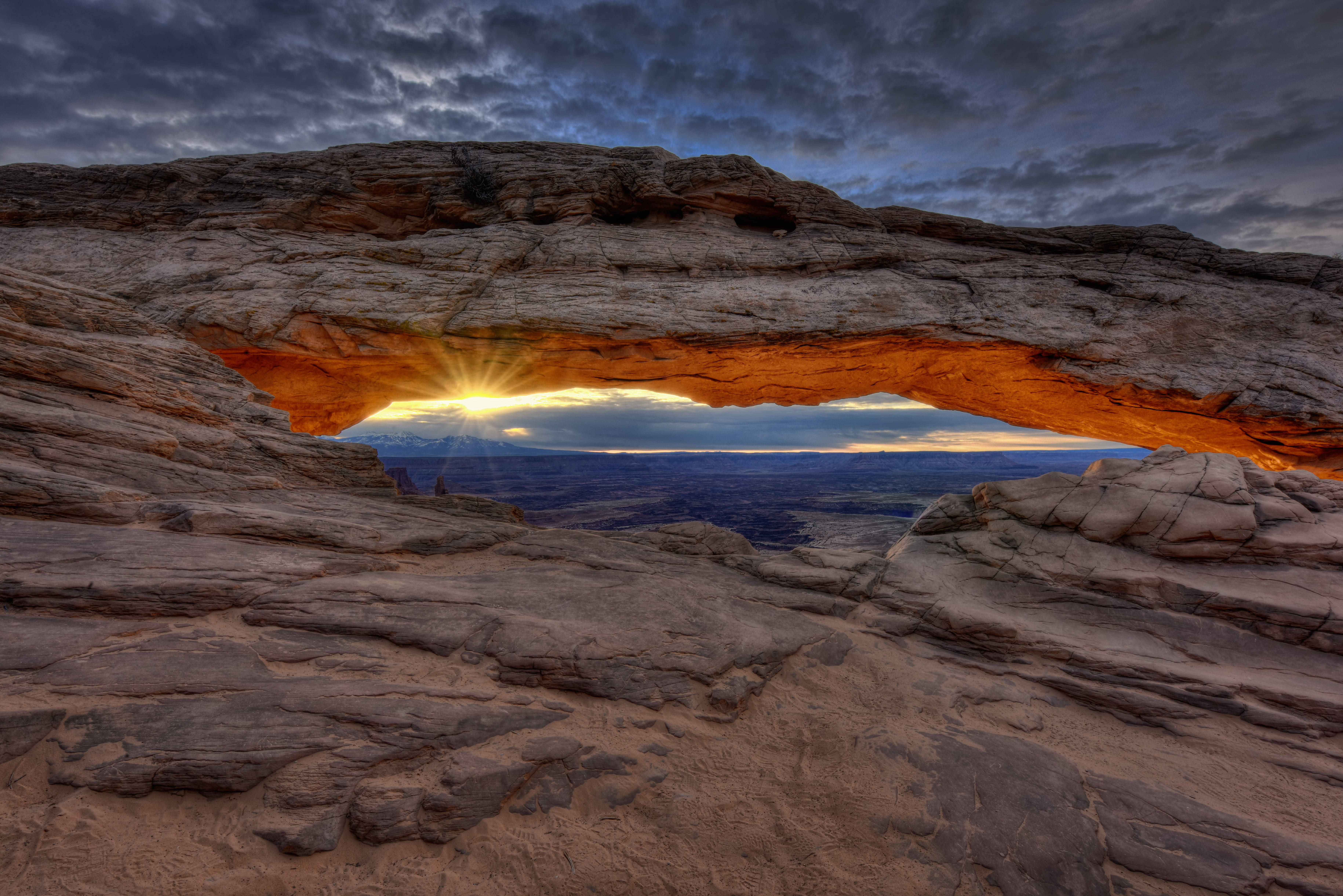 Canyonlands National Park, sandstone arch, golden light, 5K Desktop Wallpaper