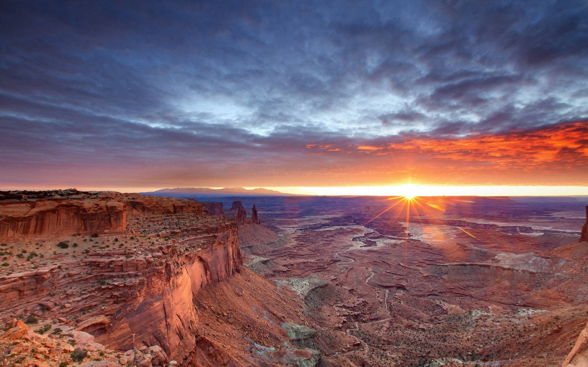 Canyonlands National Park, sunset sky, layered red rock formations, Full HD Desktop Wallpaper