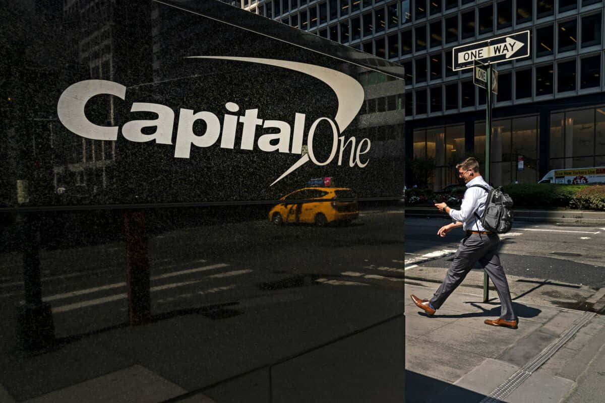 Capital One, marble wall, yellow taxi, SD Desktop Wallpaper