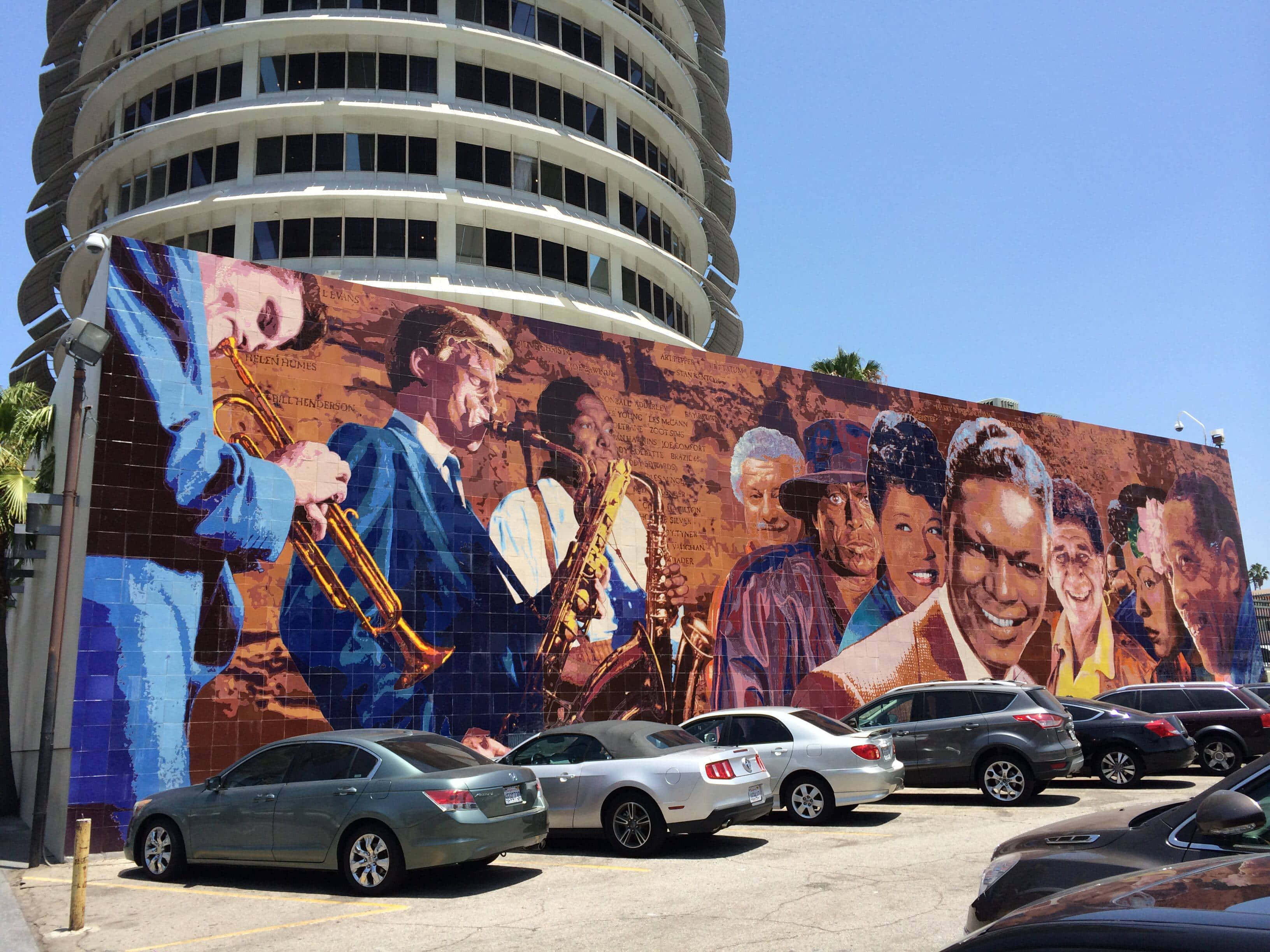 Capitol Records Building, mural paintings, jazz musicians, 2K Desktop Wallpaper