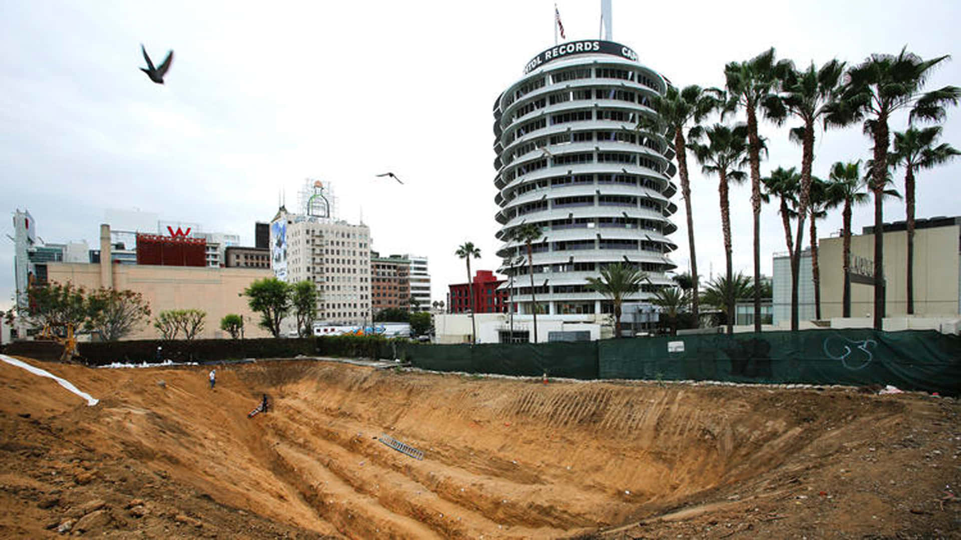 Capitol Records Building, palm trees, excavated dirt pit, Full HD Desktop Wallpaper