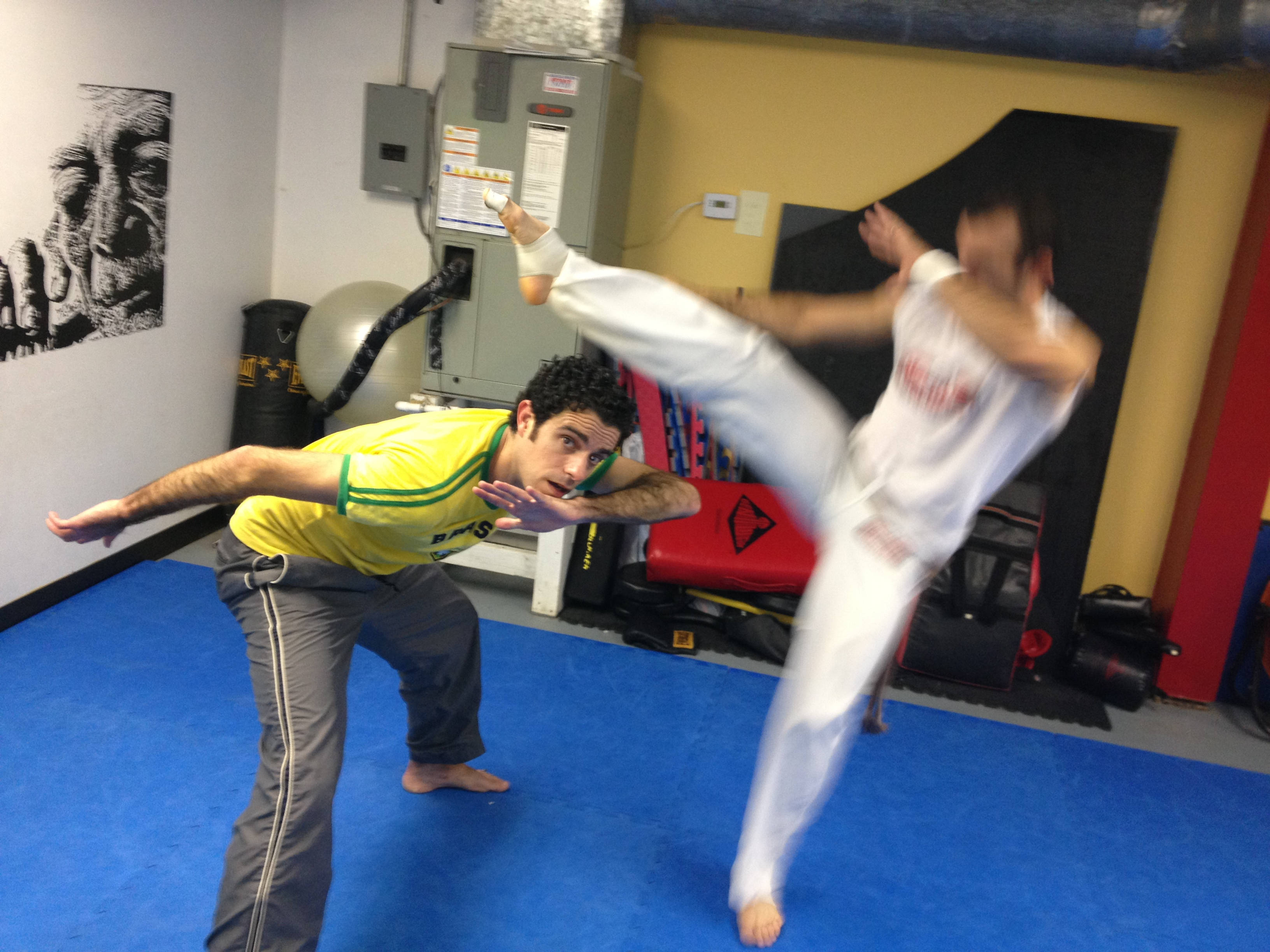 Capoeira, matted gym, high kick, 2K Desktop Wallpaper