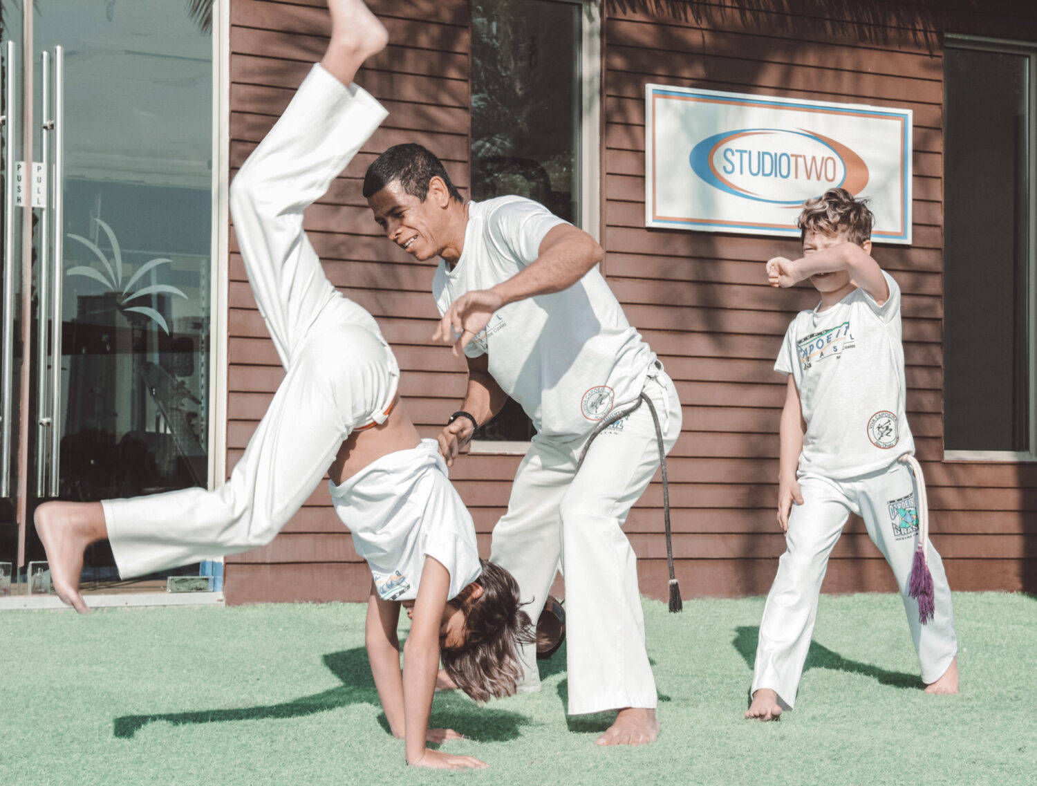 Capoeira, kids training, handstand, HD Desktop Wallpaper