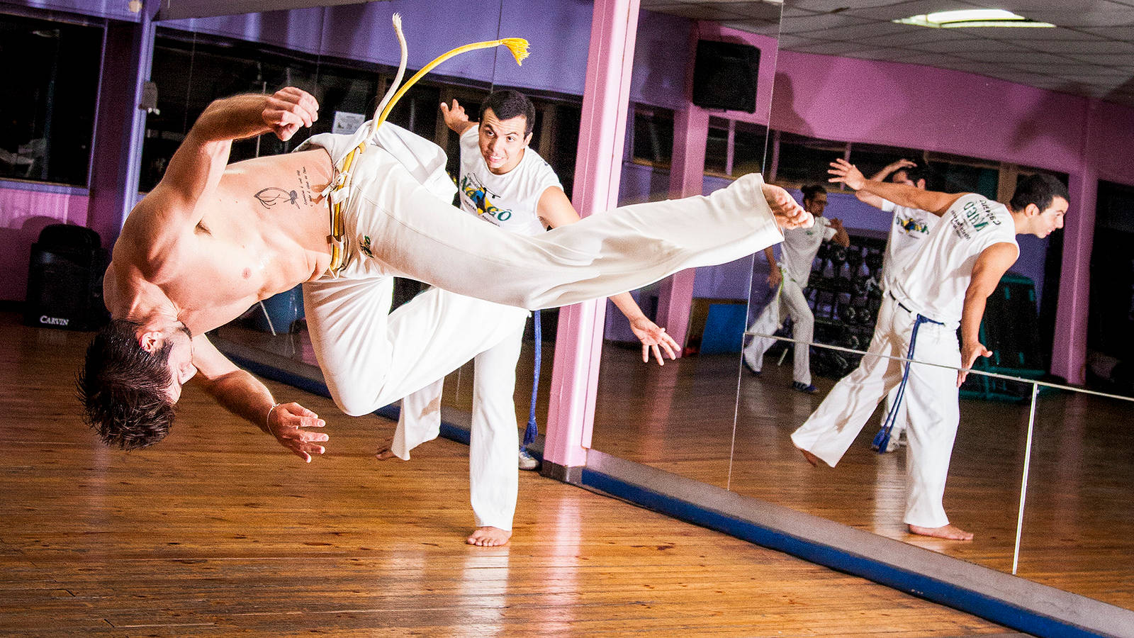 Capoeira, dancing, mirrored dojo, HD Desktop Wallpaper