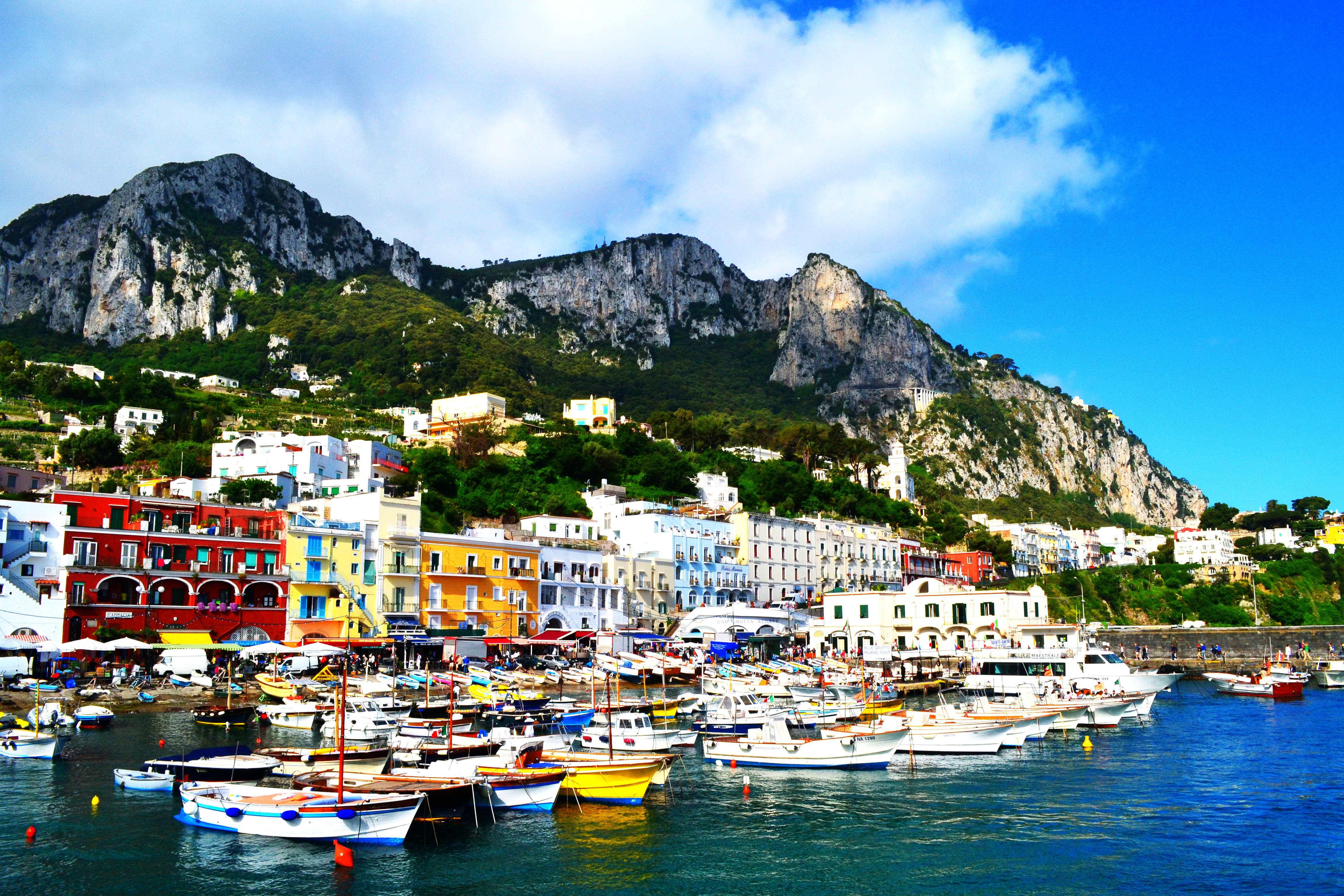 Capri Italy, scenic mountain view, vibrant colorful buildings, 4K Desktop Wallpaper