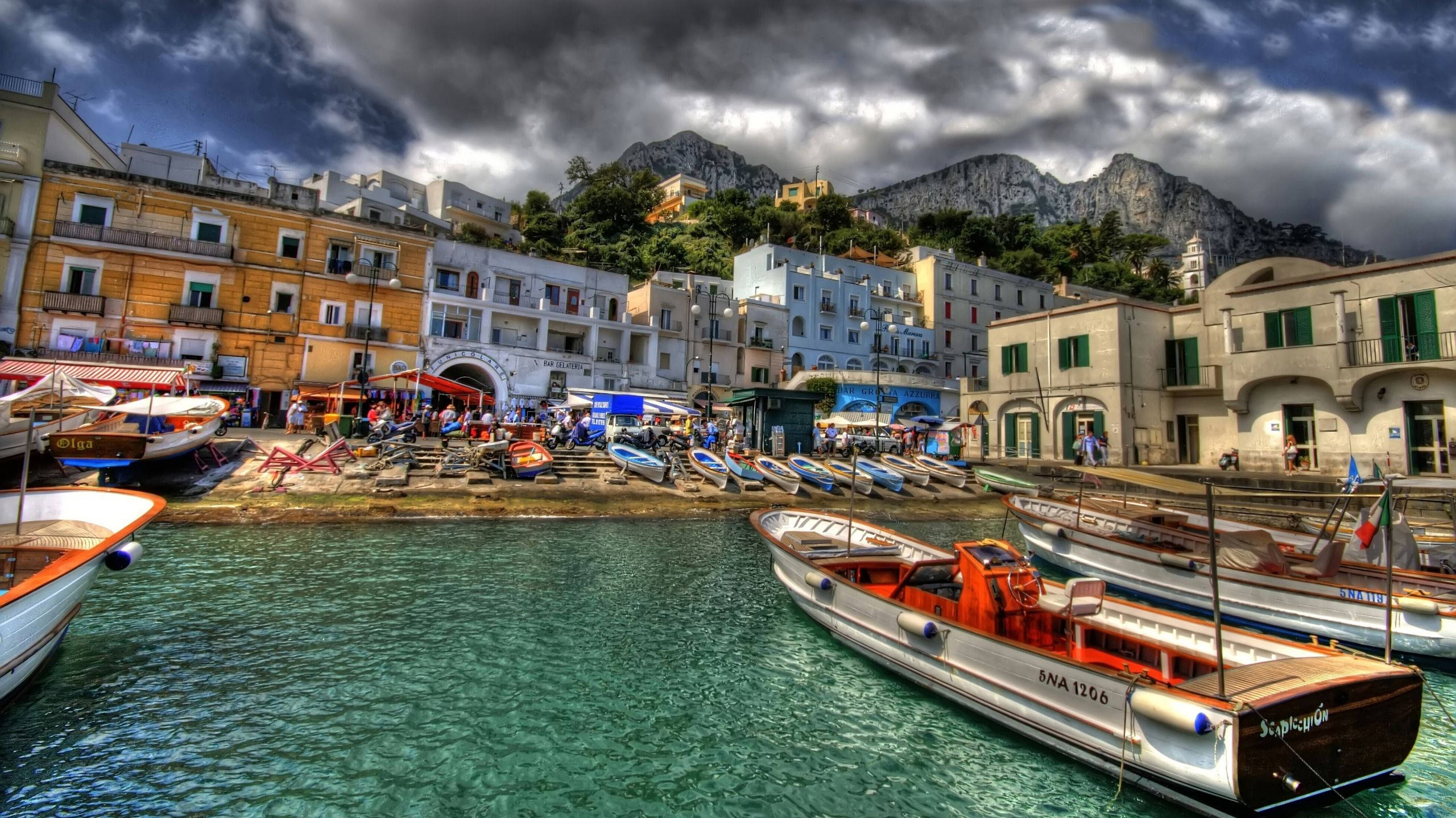 Capri Italy, beach front, boats, 2K Desktop Wallpaper