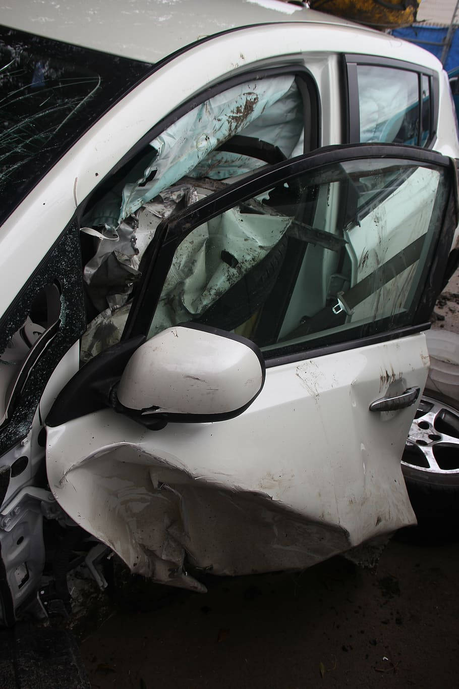 totaled car accident, white car, shattered windows, HD Phone Wallpaper