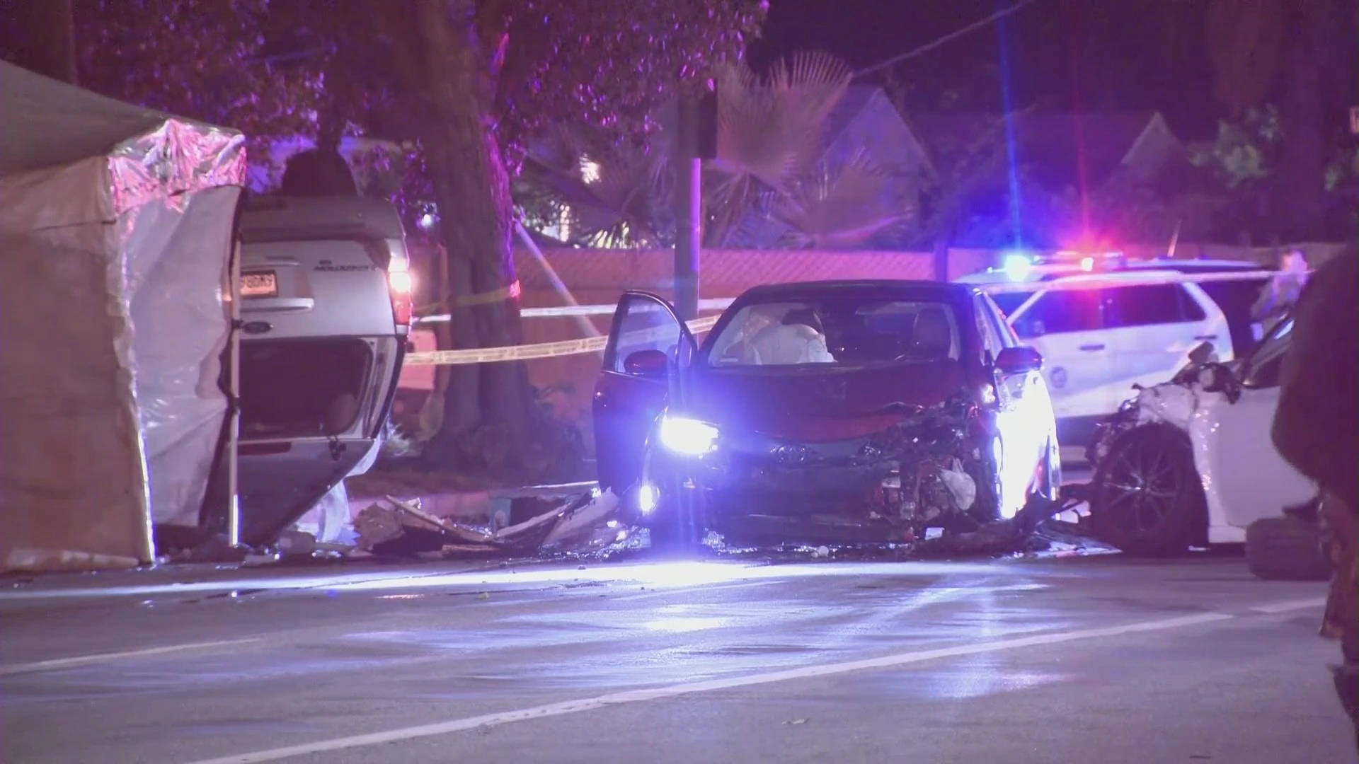 Sirens, Car Accident, Nighttime street scene, Full HD Desktop Wallpaper