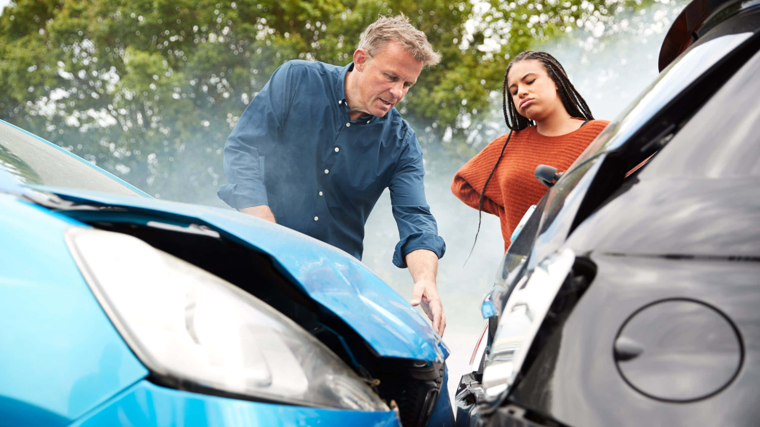 Car Accident Assessment, damaged cars, smoke, 2K Desktop Wallpaper
