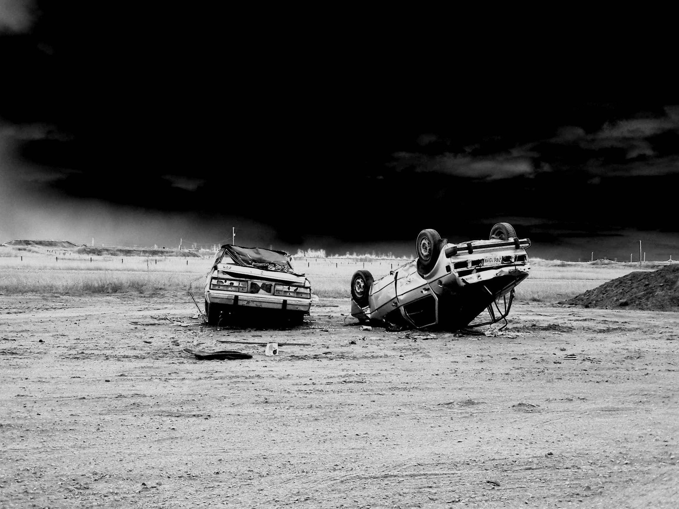 grayscale, car accident, wrecked cars, Full HD Desktop Wallpaper