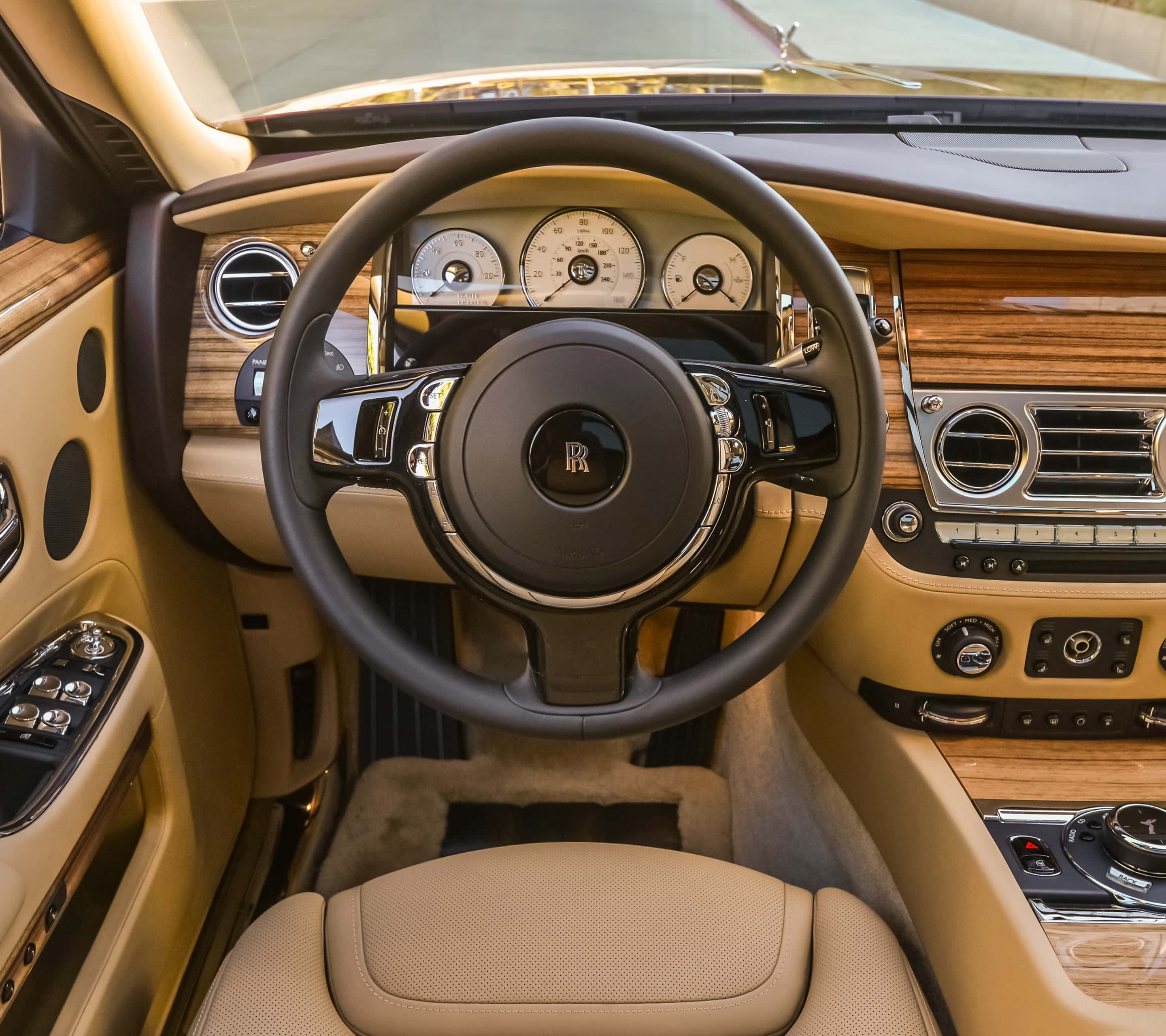 2015 Rolls-Royce Ghost, tan leather, wood trim, 2K Desktop Wallpaper