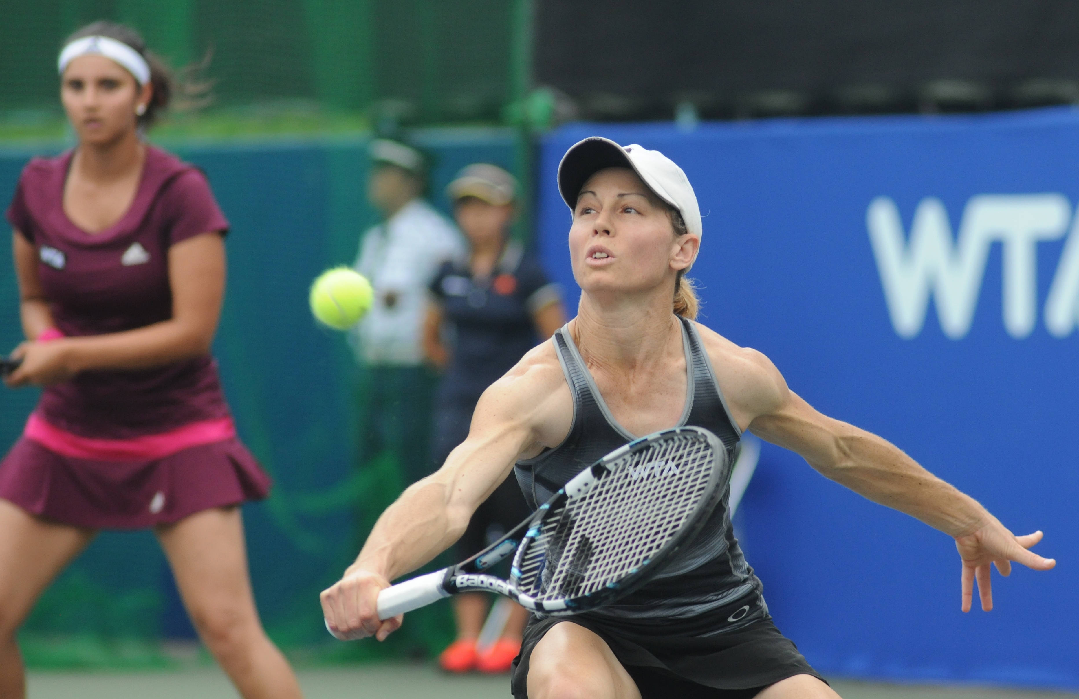 Cara Black, tennis player, bright yellow ball, 2K Desktop Wallpaper