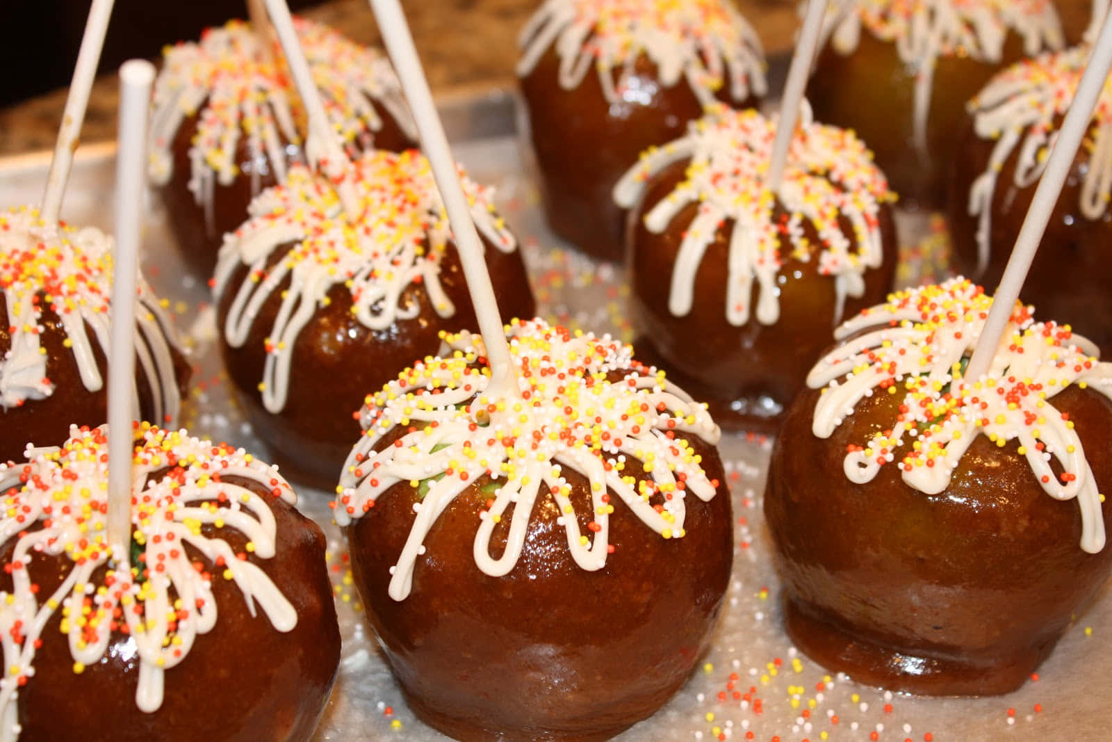 caramel apples, rustic wooden table, glossy finish, HD Desktop Wallpaper